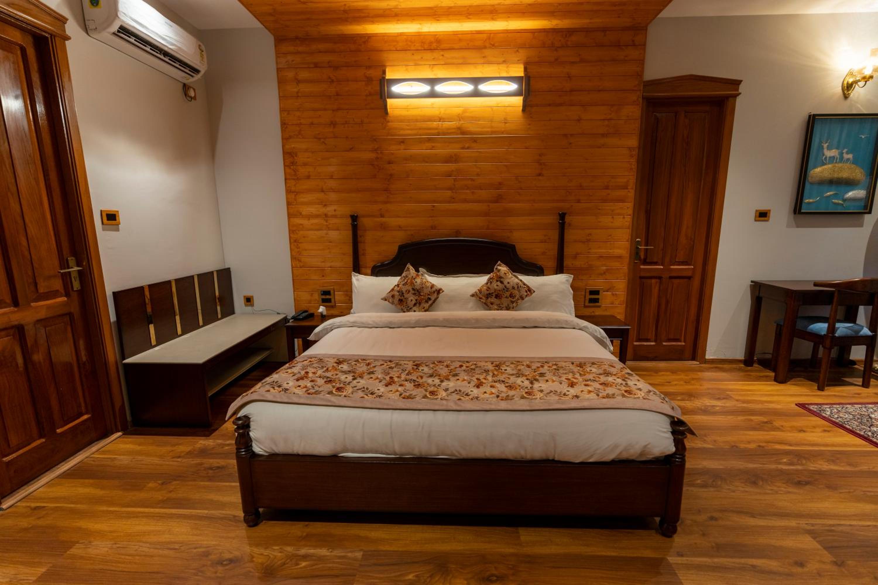 Neelesh Inn - Luxury Lake View Resort with Swimming Pool on Bhimtal Lake