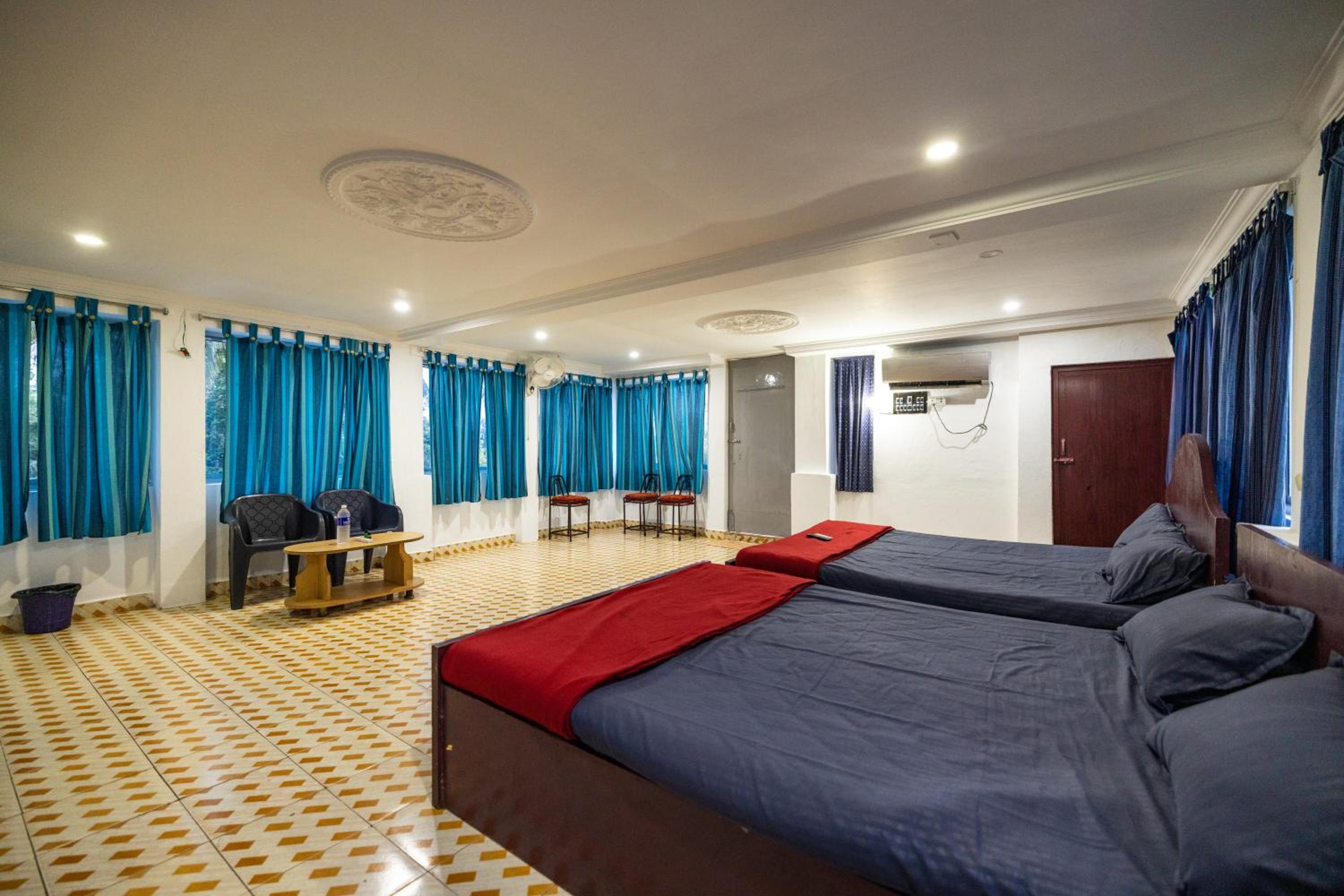 Sri Sai Holiday Inn