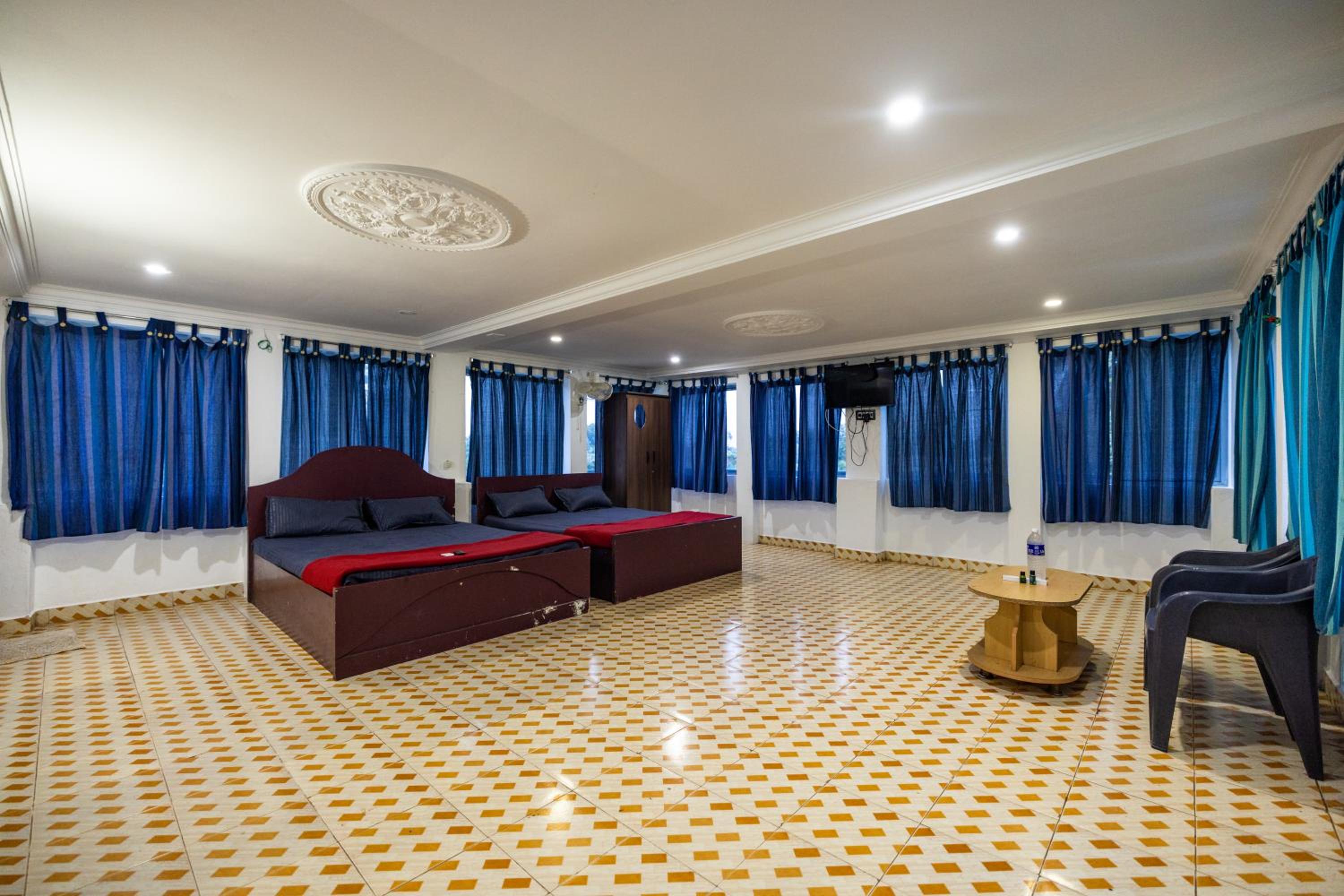 Sri Sai Holiday Inn