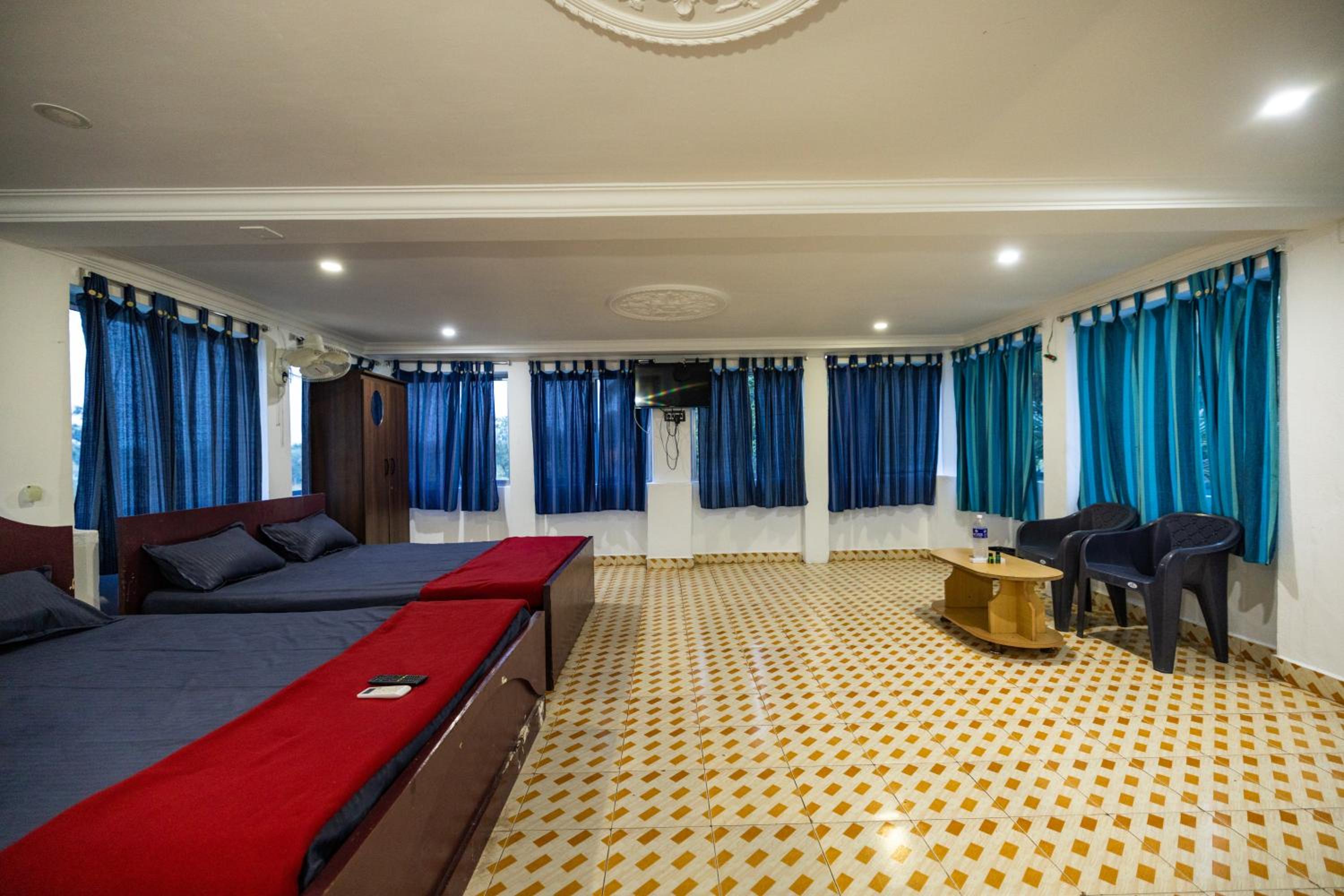 Sri Sai Holiday Inn