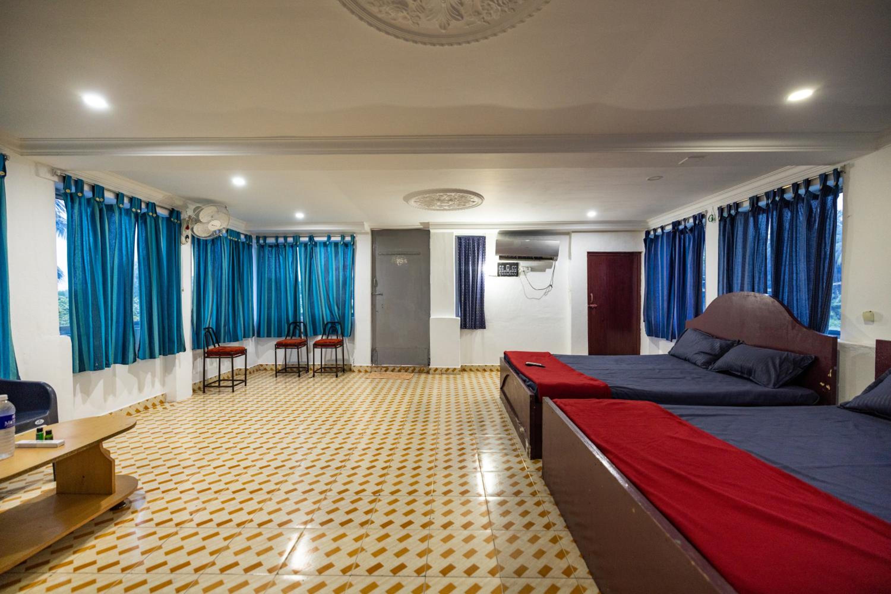 Sri Sai Holiday Inn