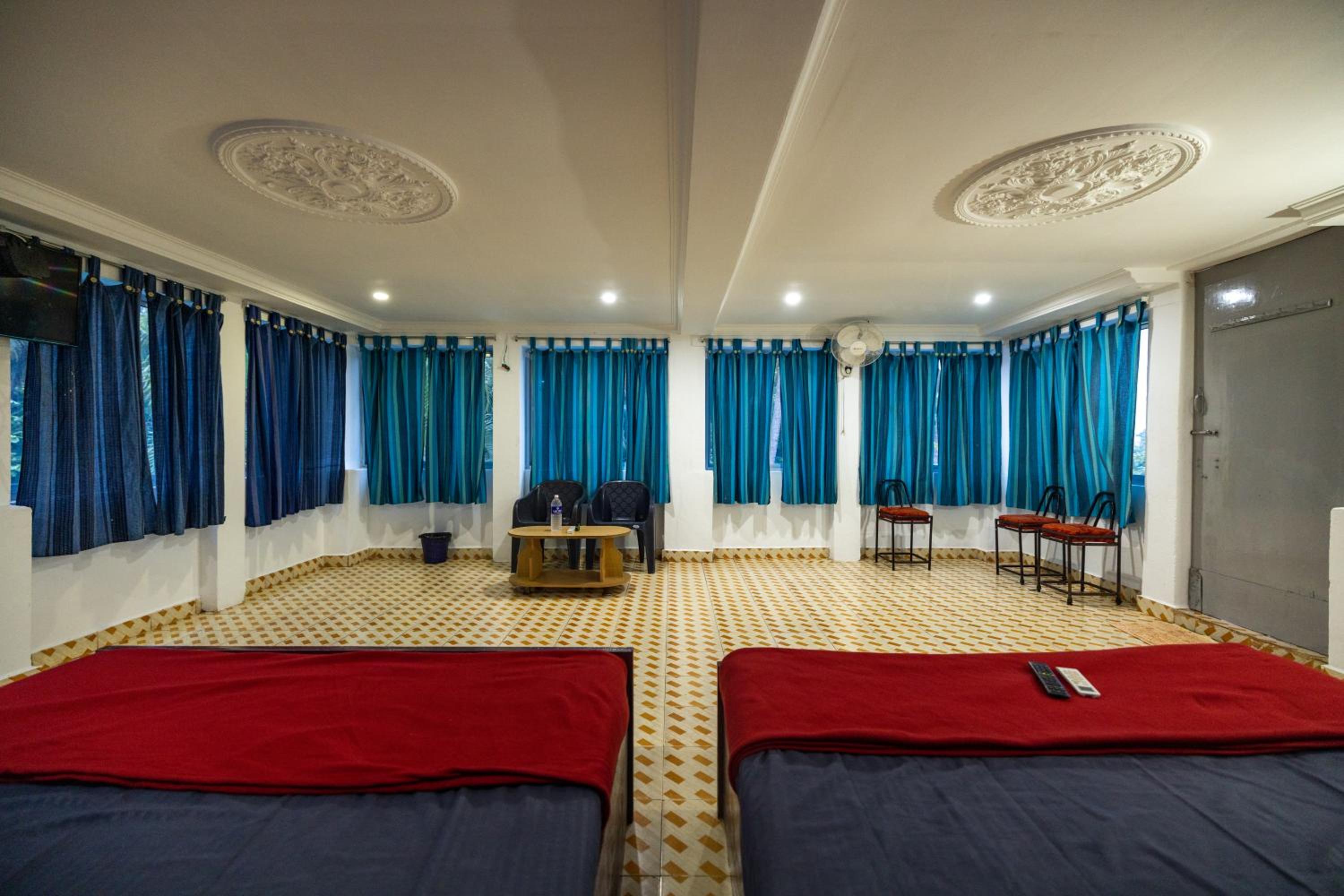 Sri Sai Holiday Inn