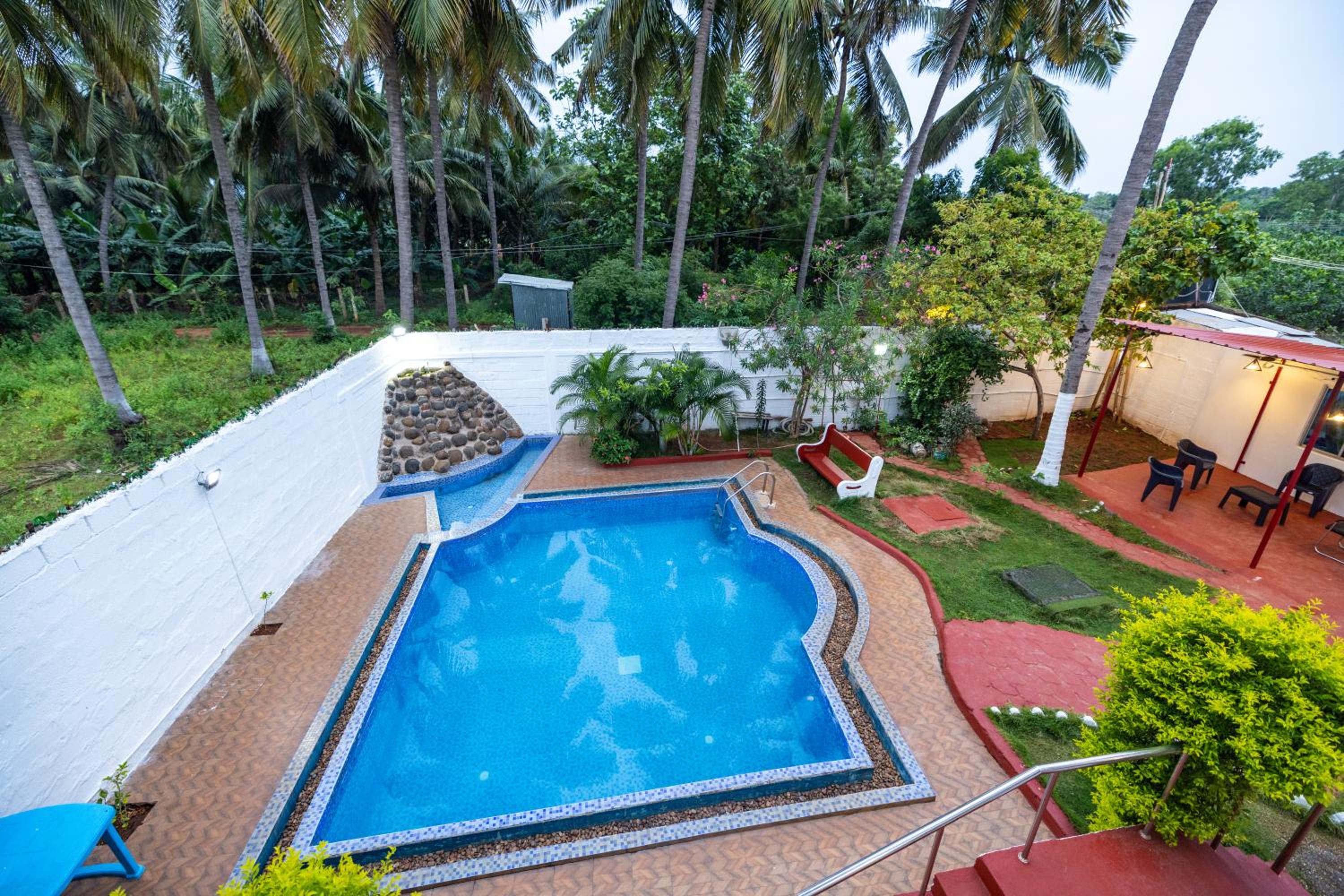 Sri Sai Holiday Inn