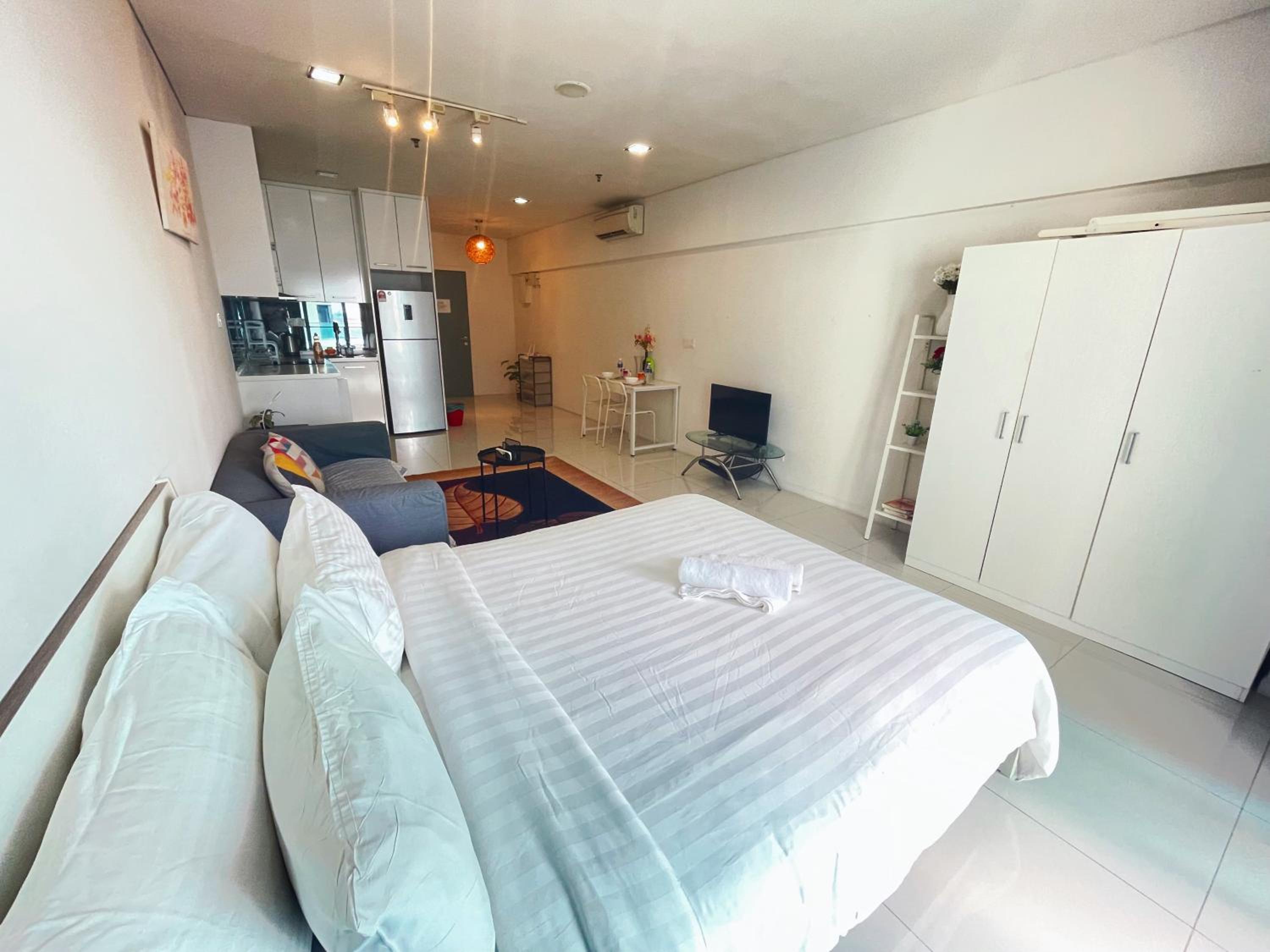 Mercu summer suites By Premium Charter