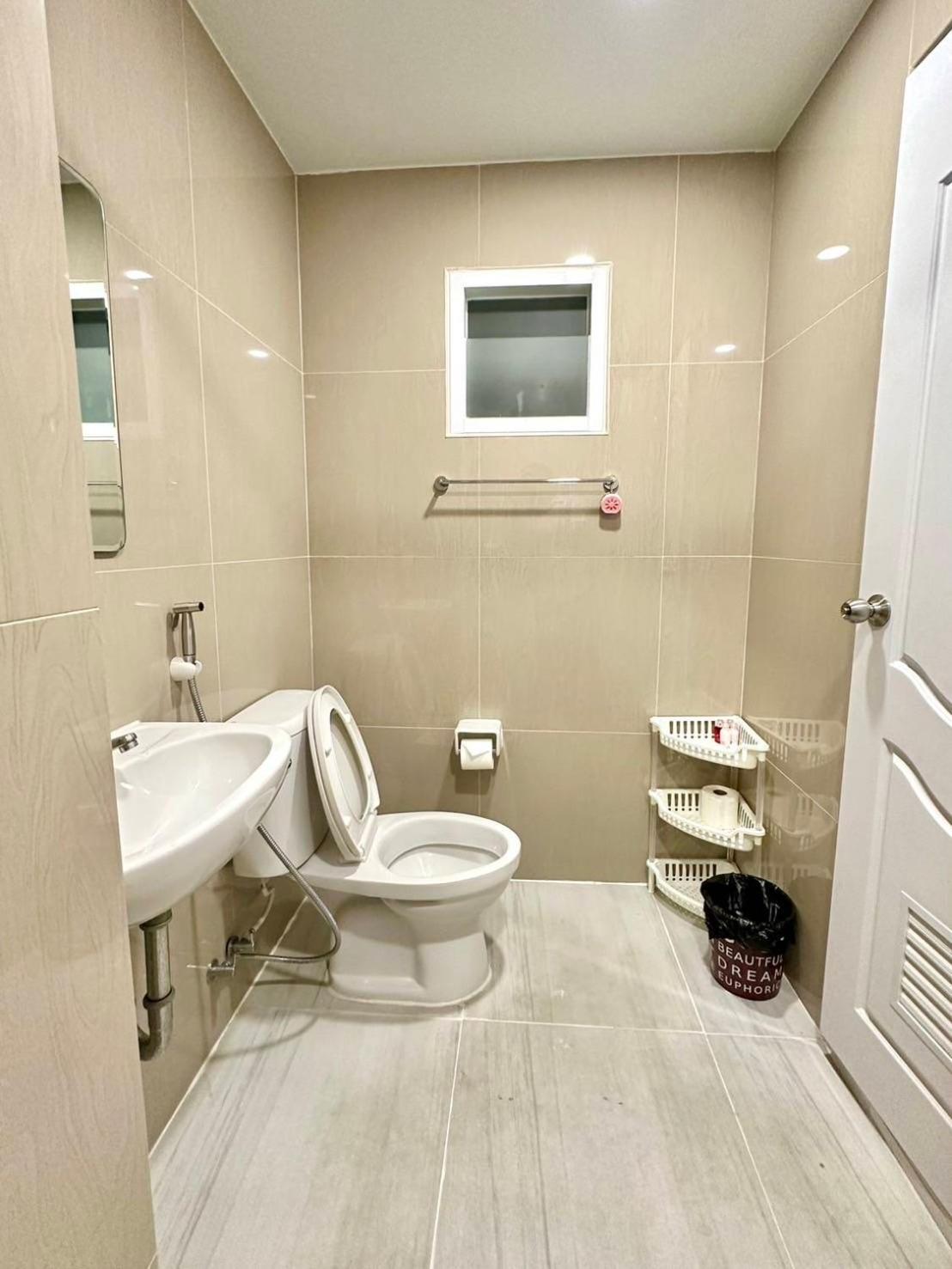PR ROOM FOR RENT