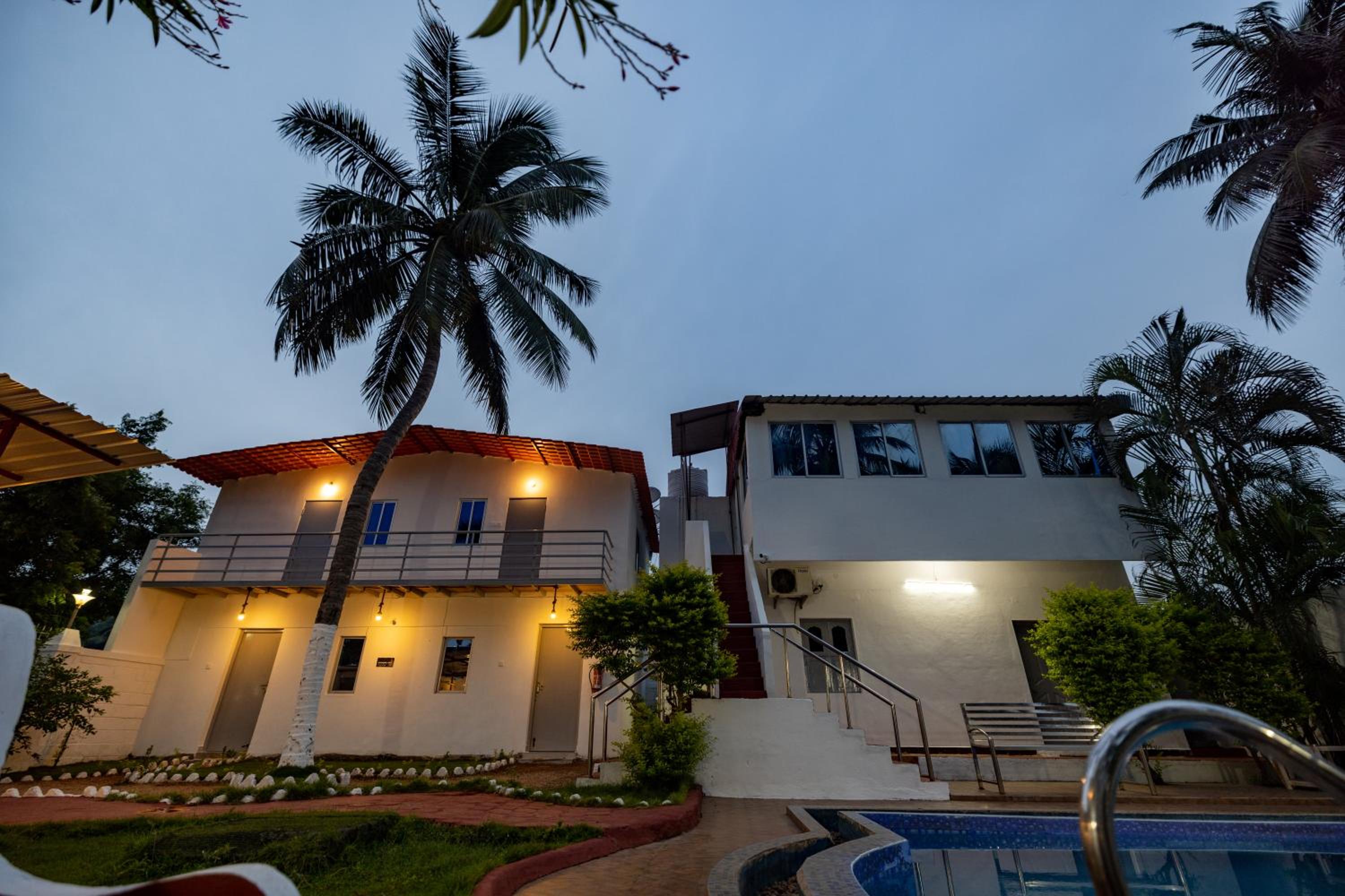 Sri Sai Holiday Inn