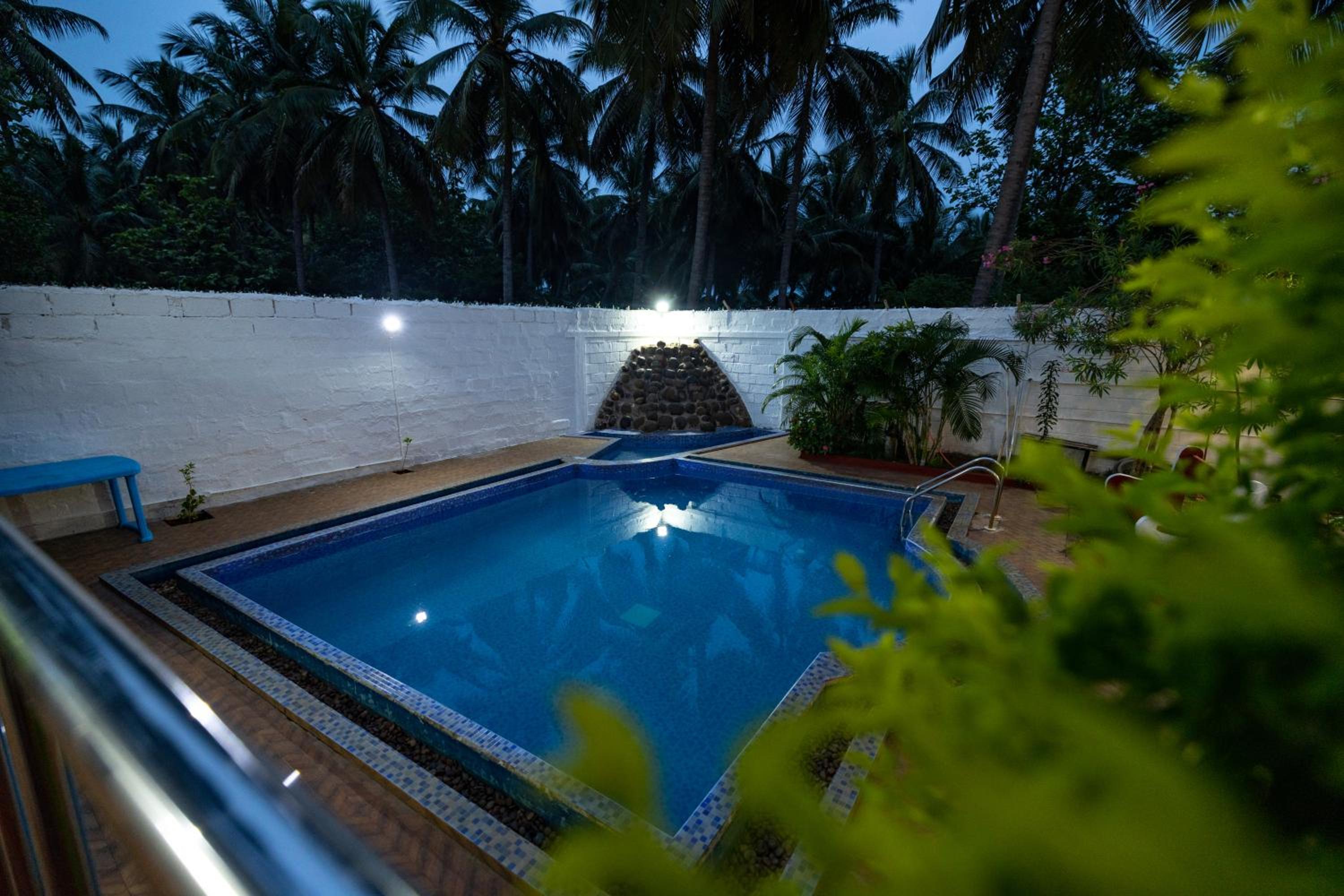 Sri Sai Holiday Inn