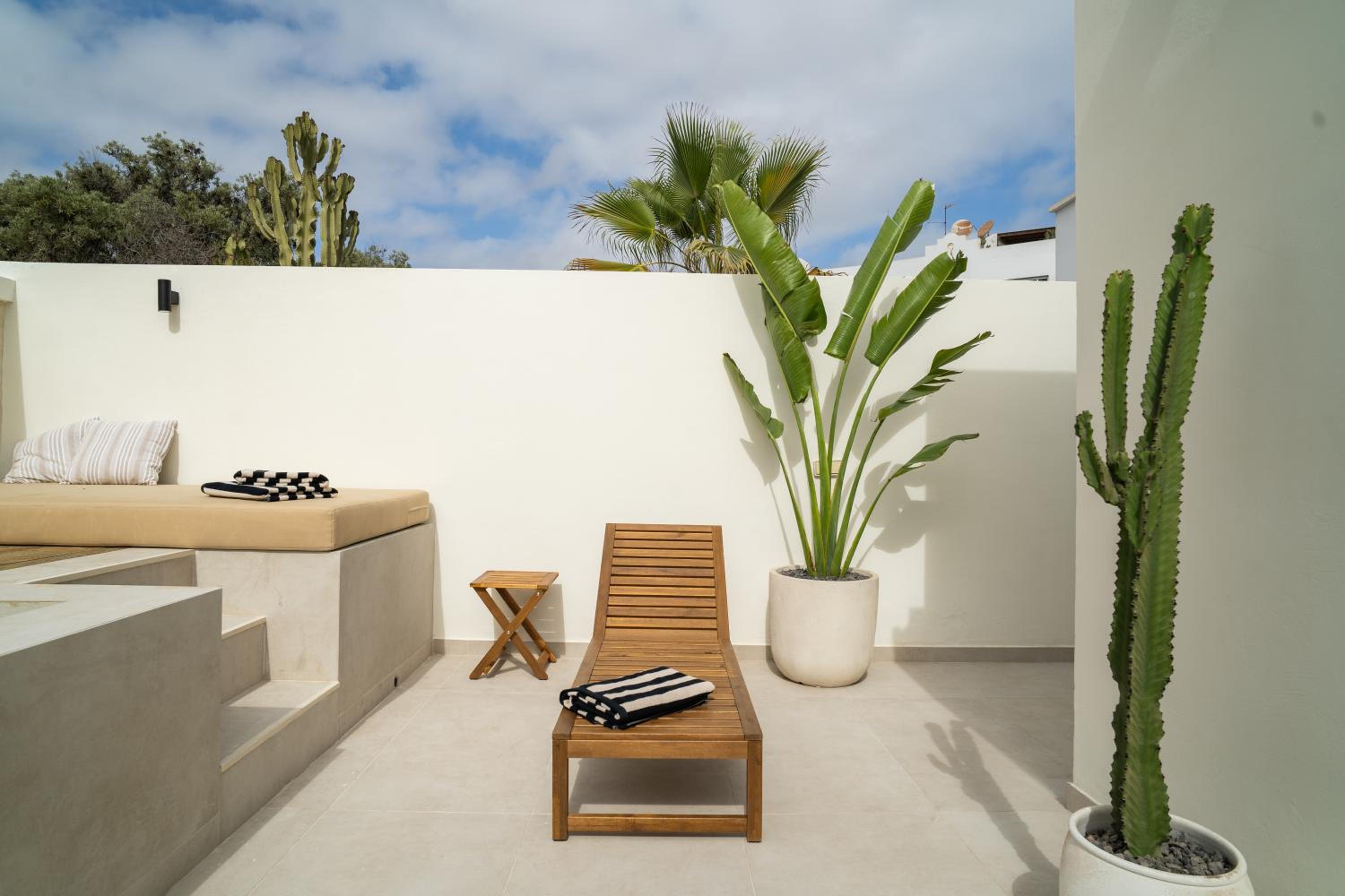 Apartment Urban Chill Private Pool Corralejo by Holidays Home