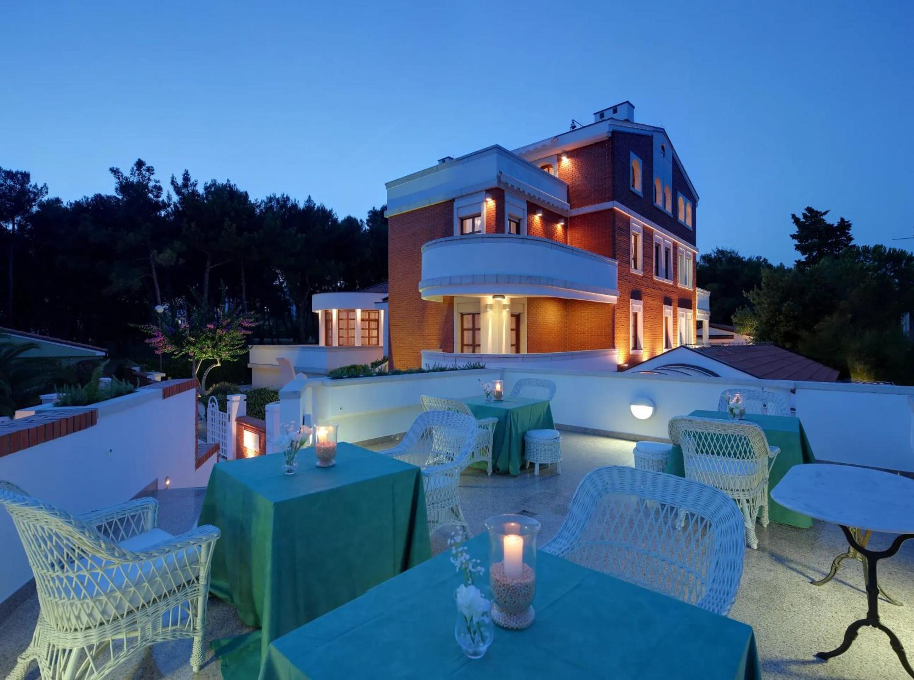 Villa with Jacuzzi on the Pula Riviera