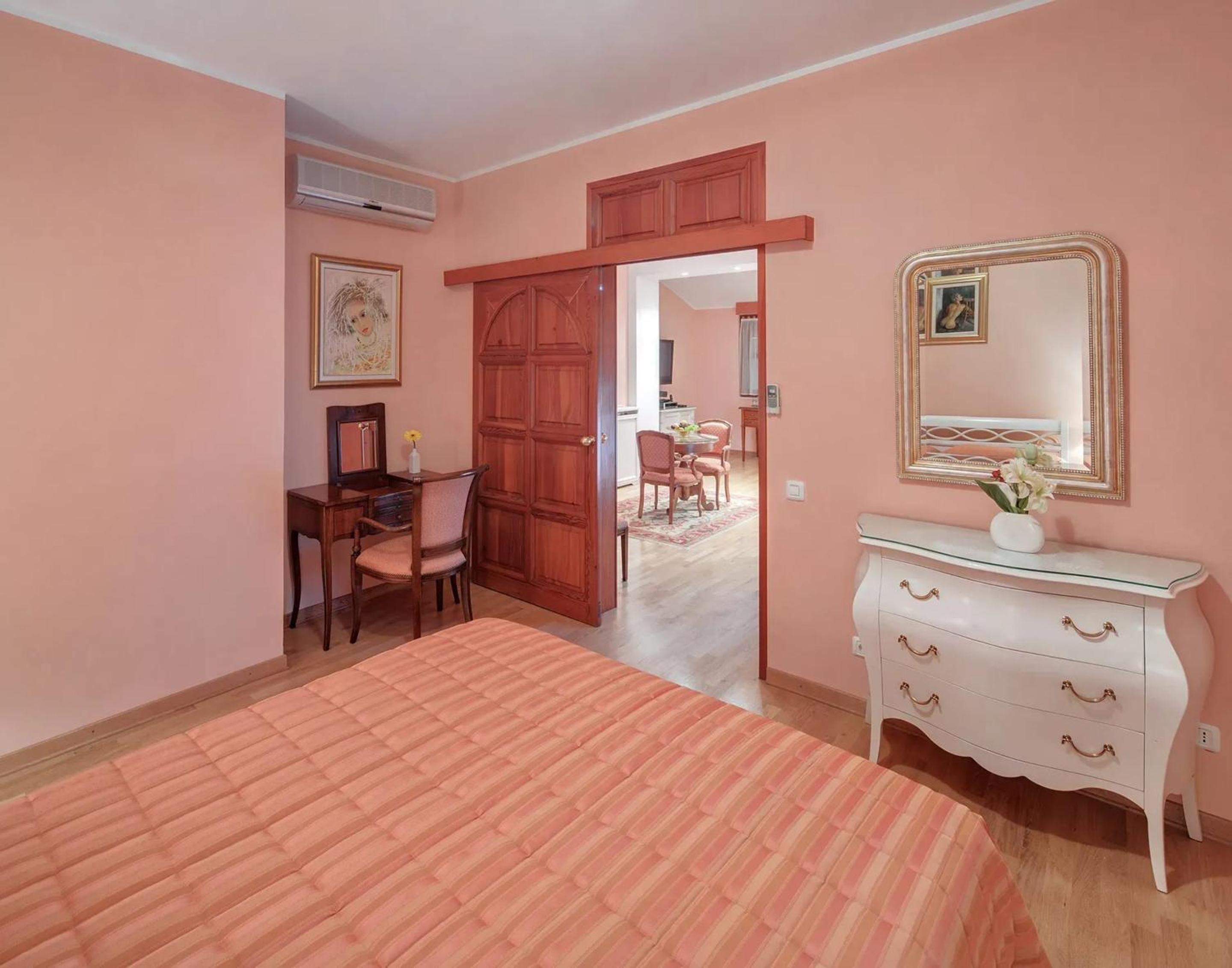 Villa with Jacuzzi on the Pula Riviera