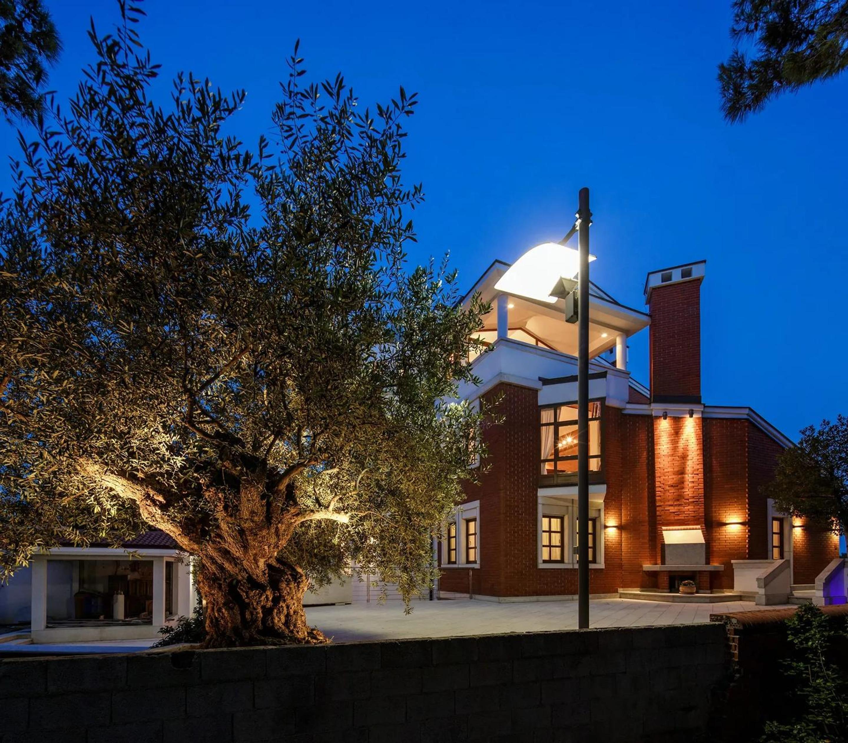 Villa with Jacuzzi on the Pula Riviera