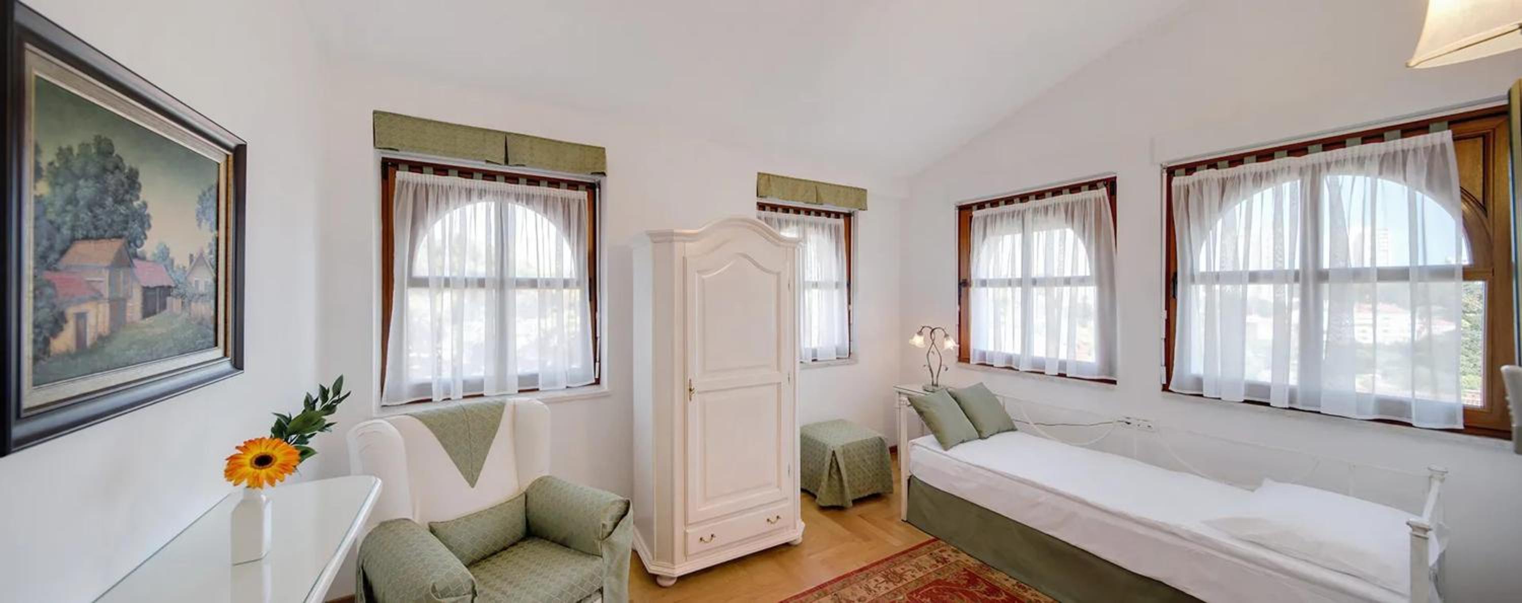 Villa with Jacuzzi on the Pula Riviera