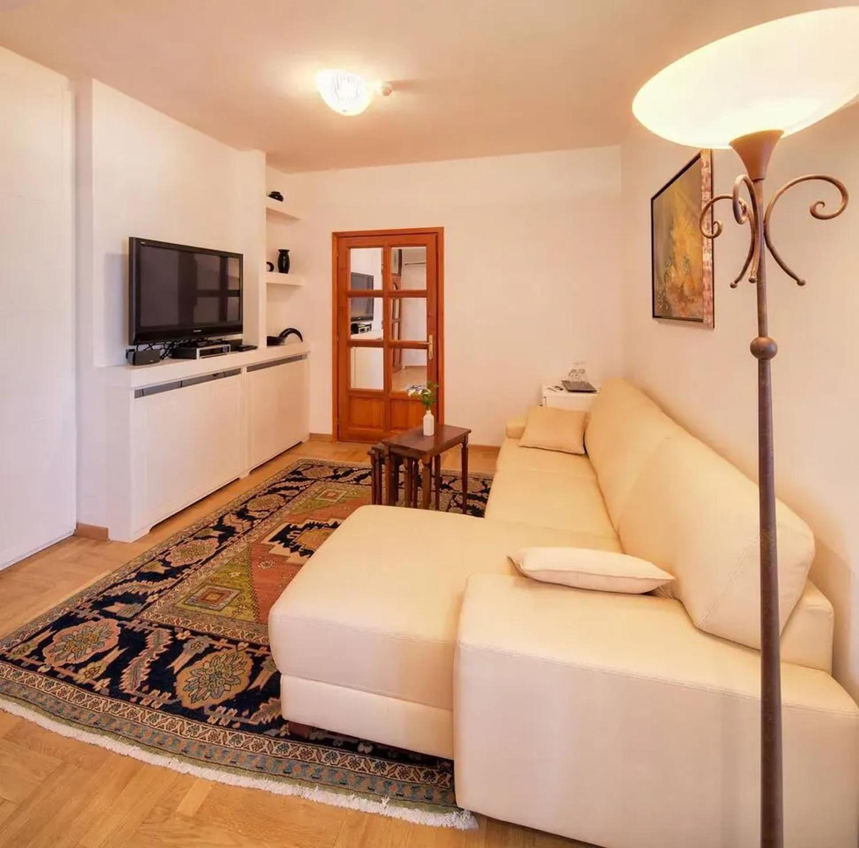 Villa with Jacuzzi on the Pula Riviera