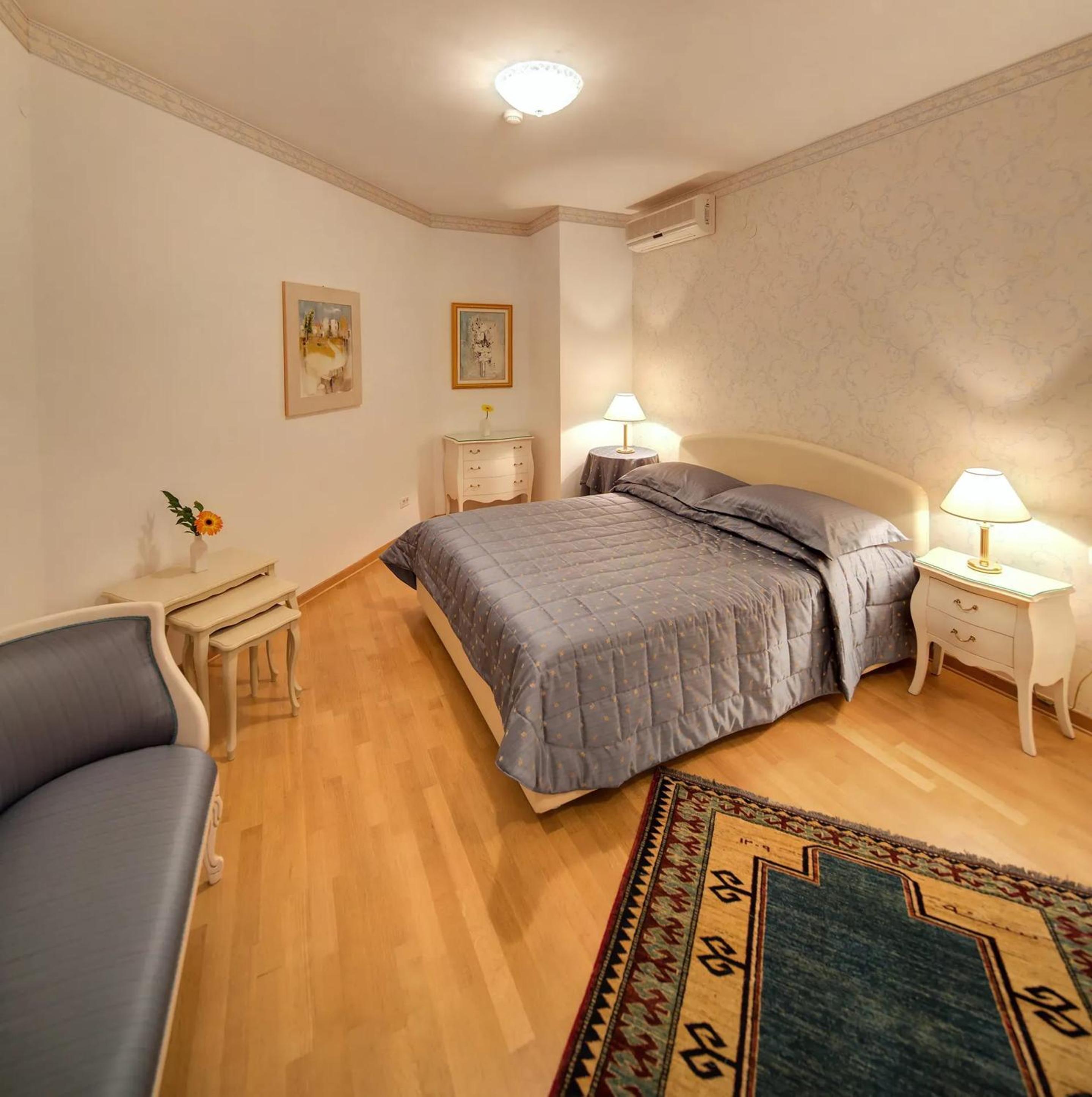 Villa with Jacuzzi on the Pula Riviera