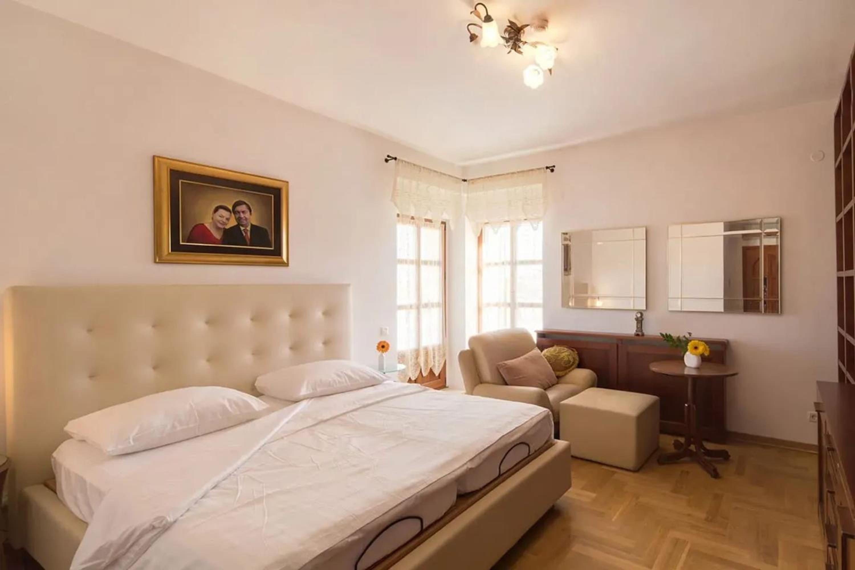Villa with Jacuzzi on the Pula Riviera