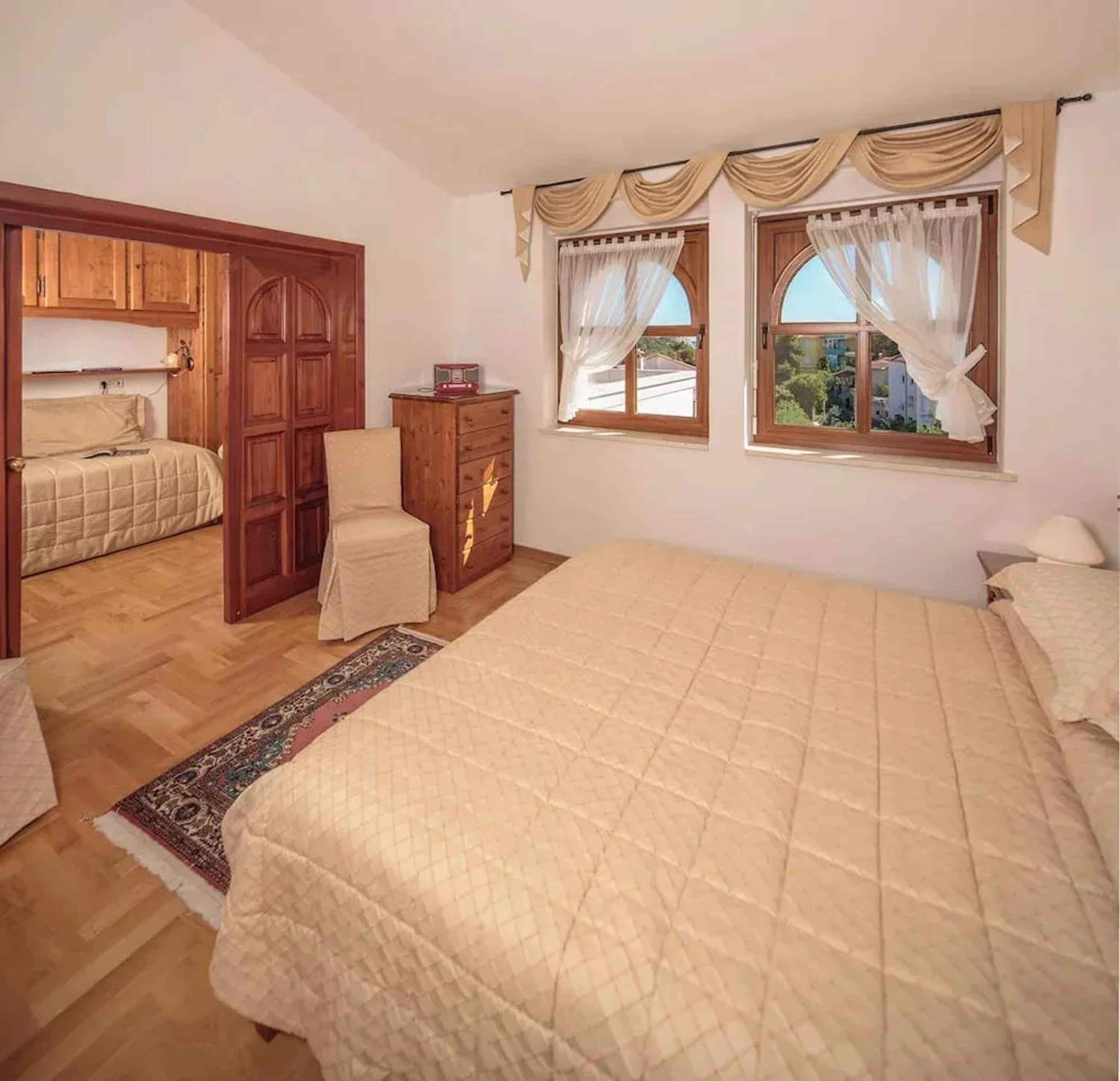 Villa with Jacuzzi on the Pula Riviera