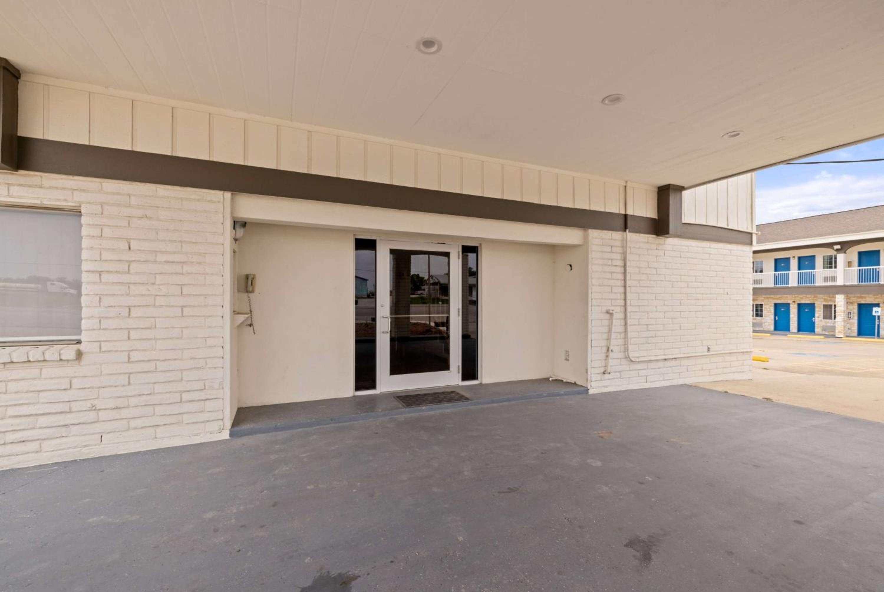 Days Inn by Wyndham Kenedy Karnes City