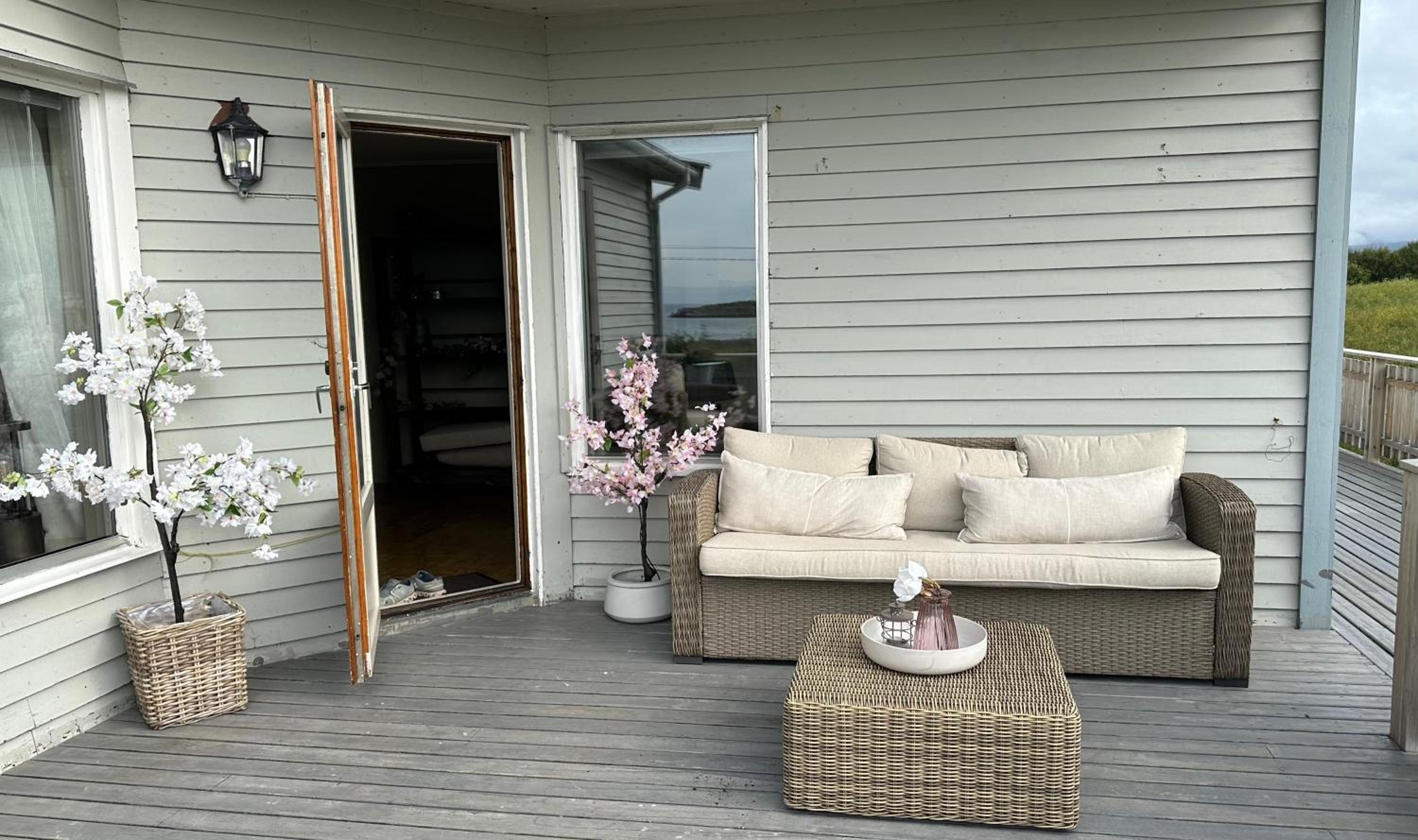 Strandhus med panoramautsikt view 3