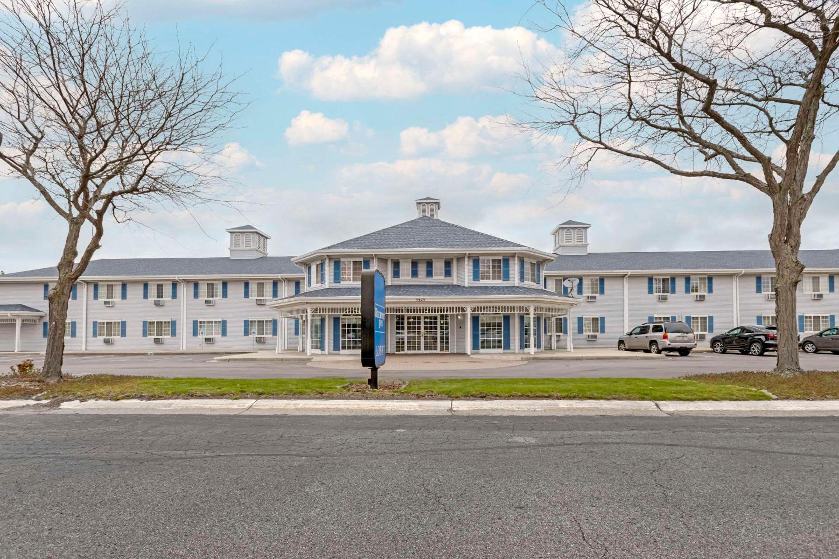 Rodeway Inn Grandville - Grand Rapids view 2