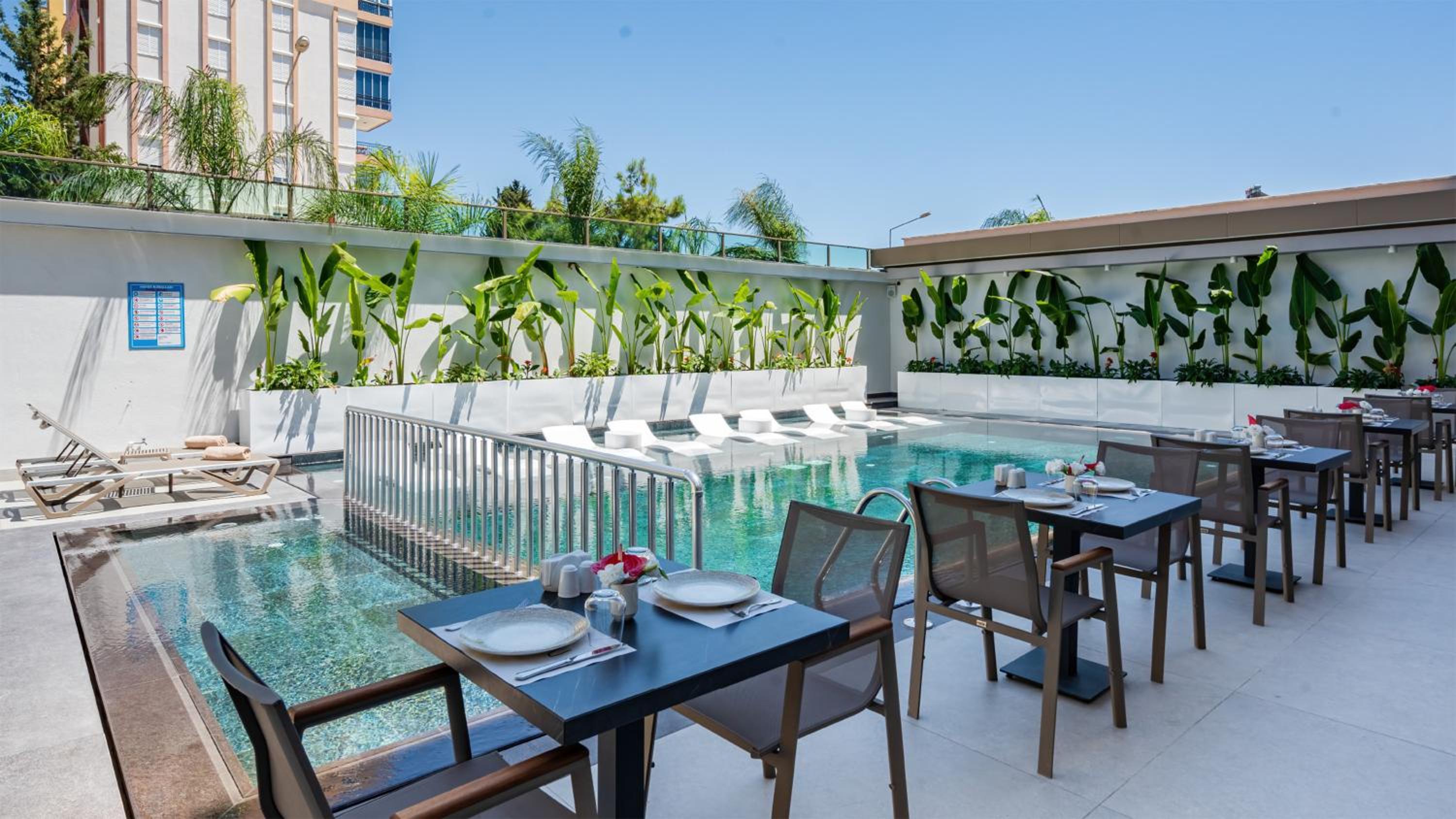 Awen Lara Hotel - Image 21