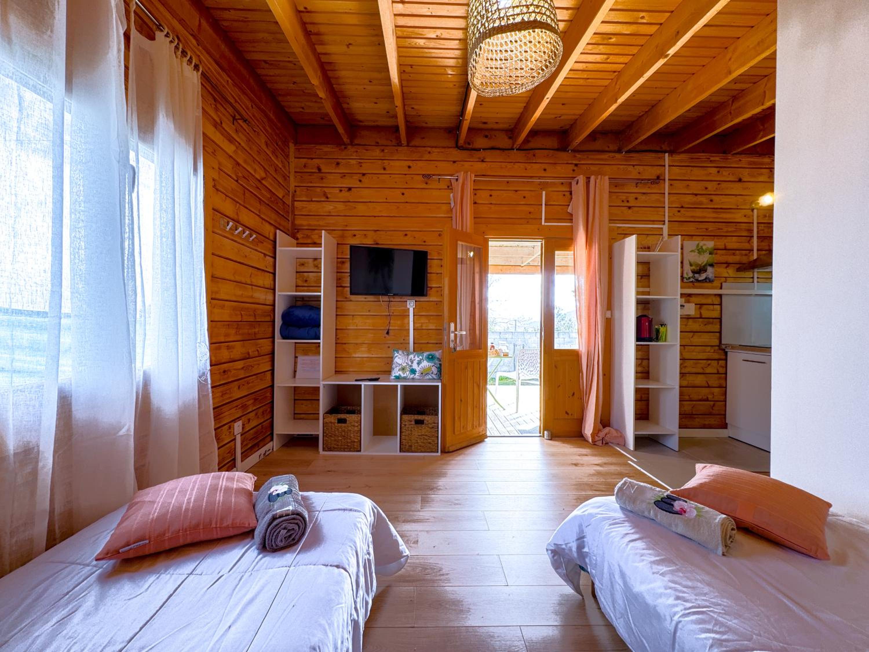 Évasion Nature Lodge - Nature & Sérénité - WiFi Netflix - Proche du Volcan - Cosy - Parking Gratuit