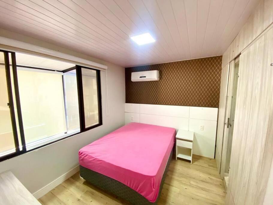 Linda Cobertura duplex na rua 261, excelente localização