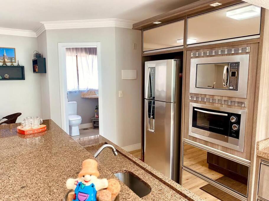 Linda Cobertura duplex na rua 261, excelente localização