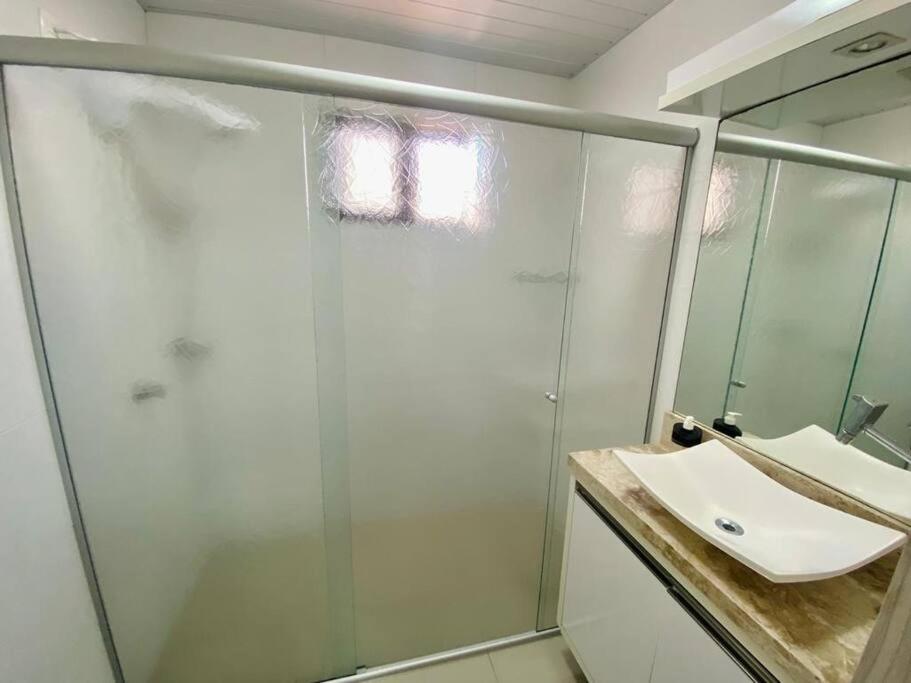 Linda Cobertura duplex na rua 261, excelente localização
