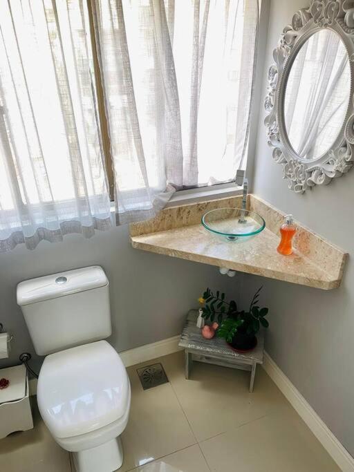 Linda Cobertura duplex na rua 261, excelente localização