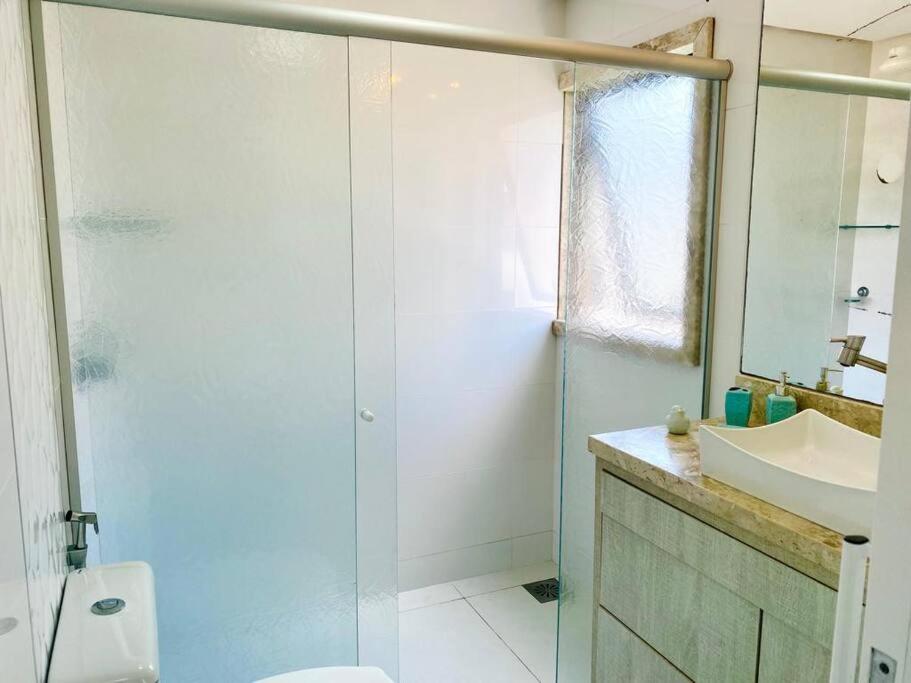 Linda Cobertura duplex na rua 261, excelente localização