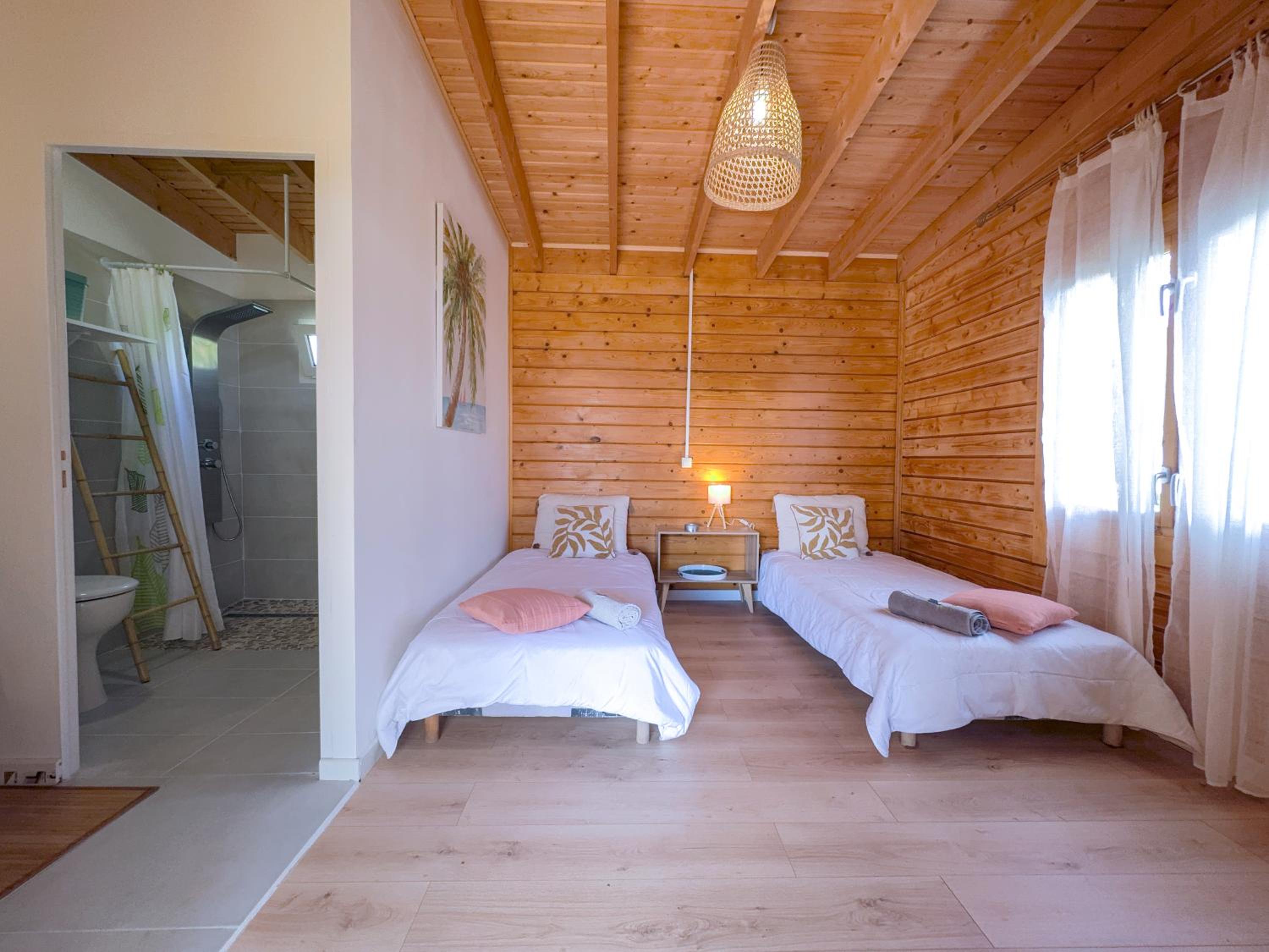 Évasion Nature Lodge - Nature & Sérénité - WiFi Netflix - Proche du Volcan - Cosy - Parking Gratuit