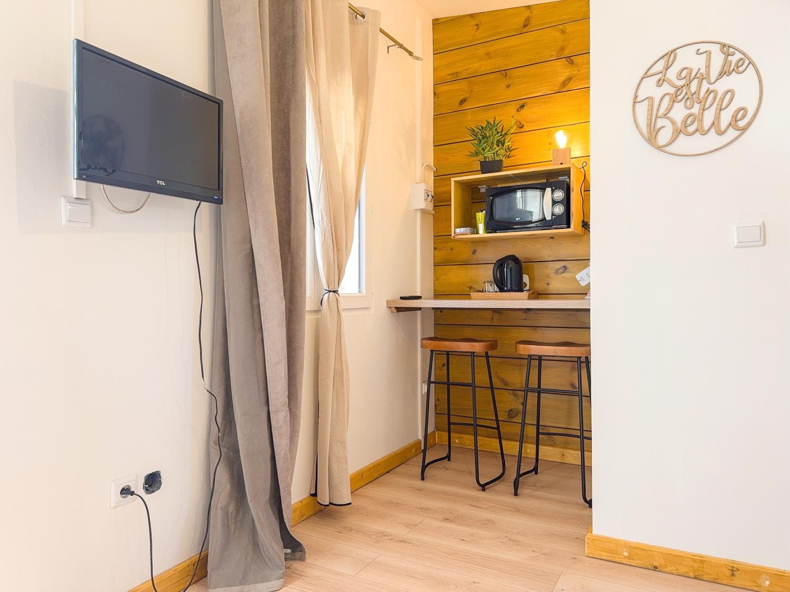 Évasion Nature Lodge - Nature & Sérénité - WiFi Netflix - Proche du Volcan - Cosy - Parking Gratuit