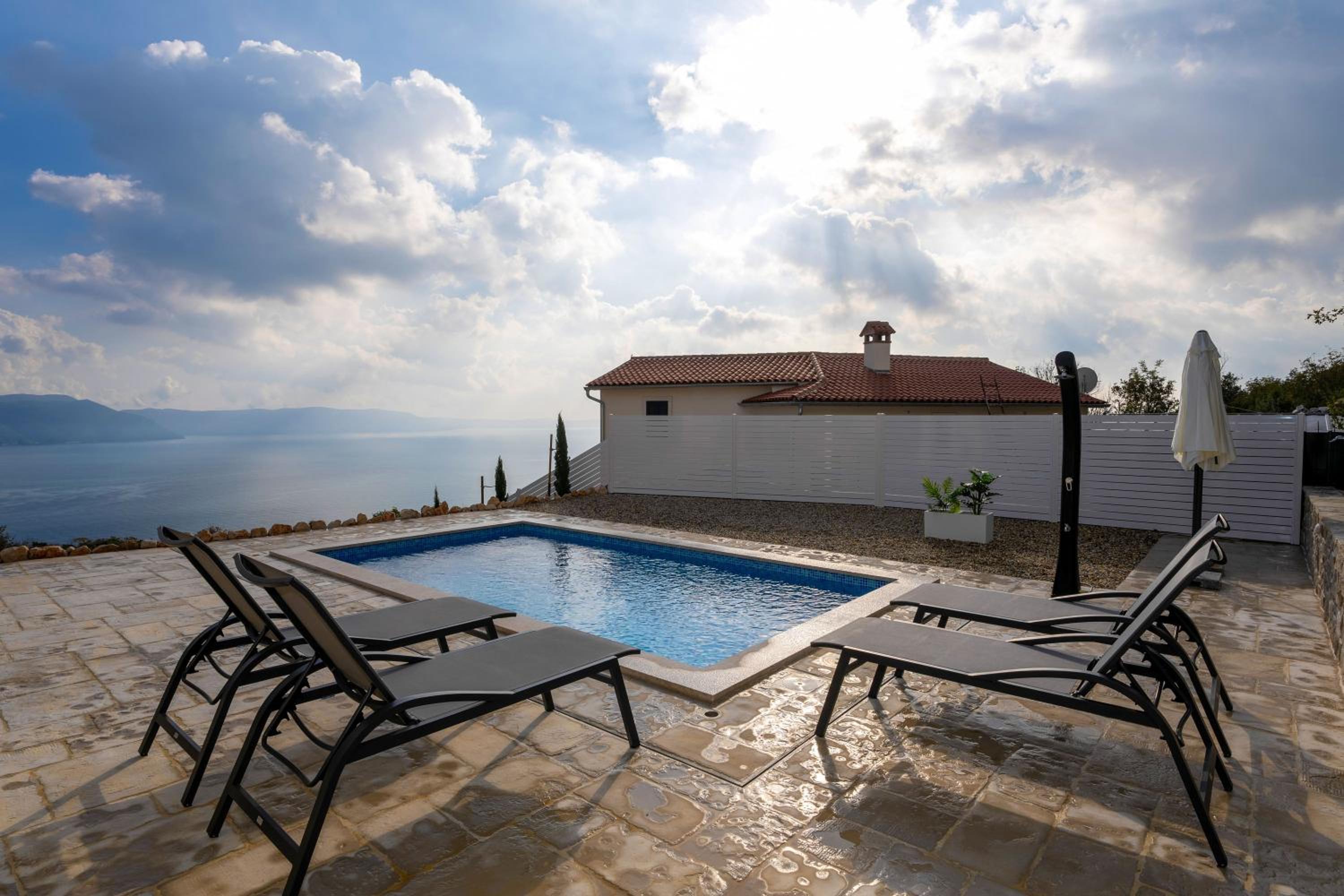 Angel Marie Villa in a calm location with sea-view