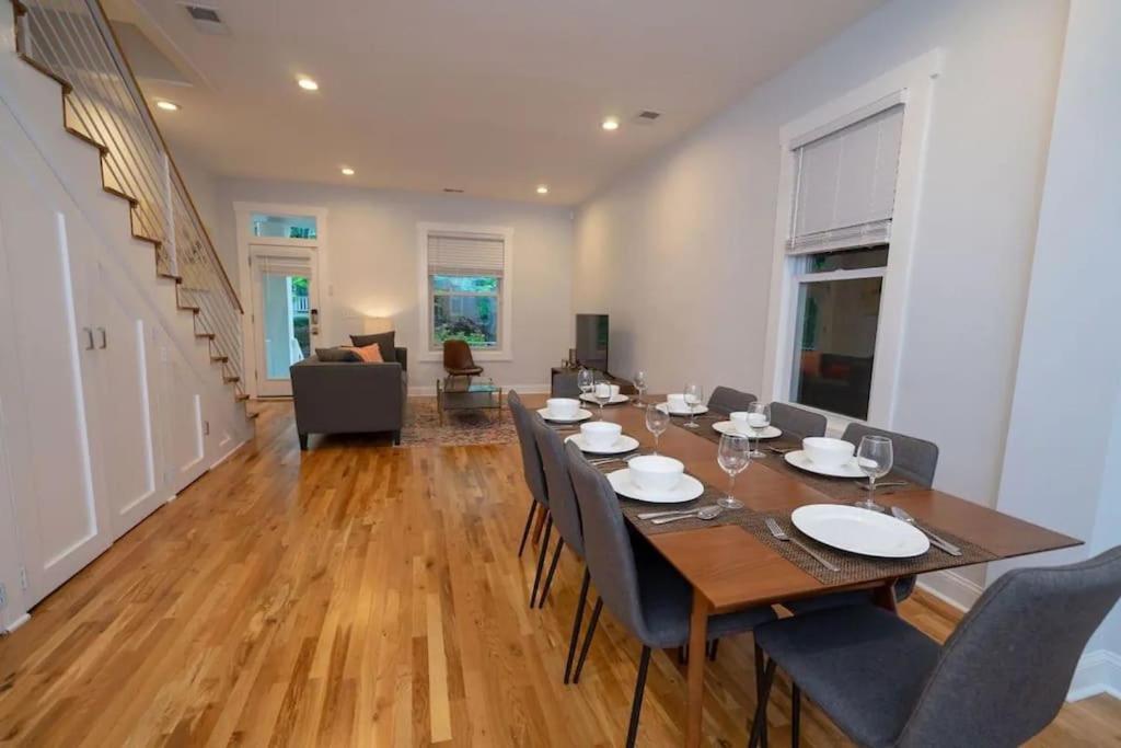Modern 4BR Columbia Heights Gem Walk 2 Metro & Shops view 5