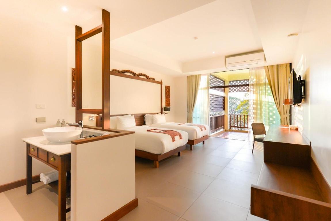 Bansaeo Garden and Resort