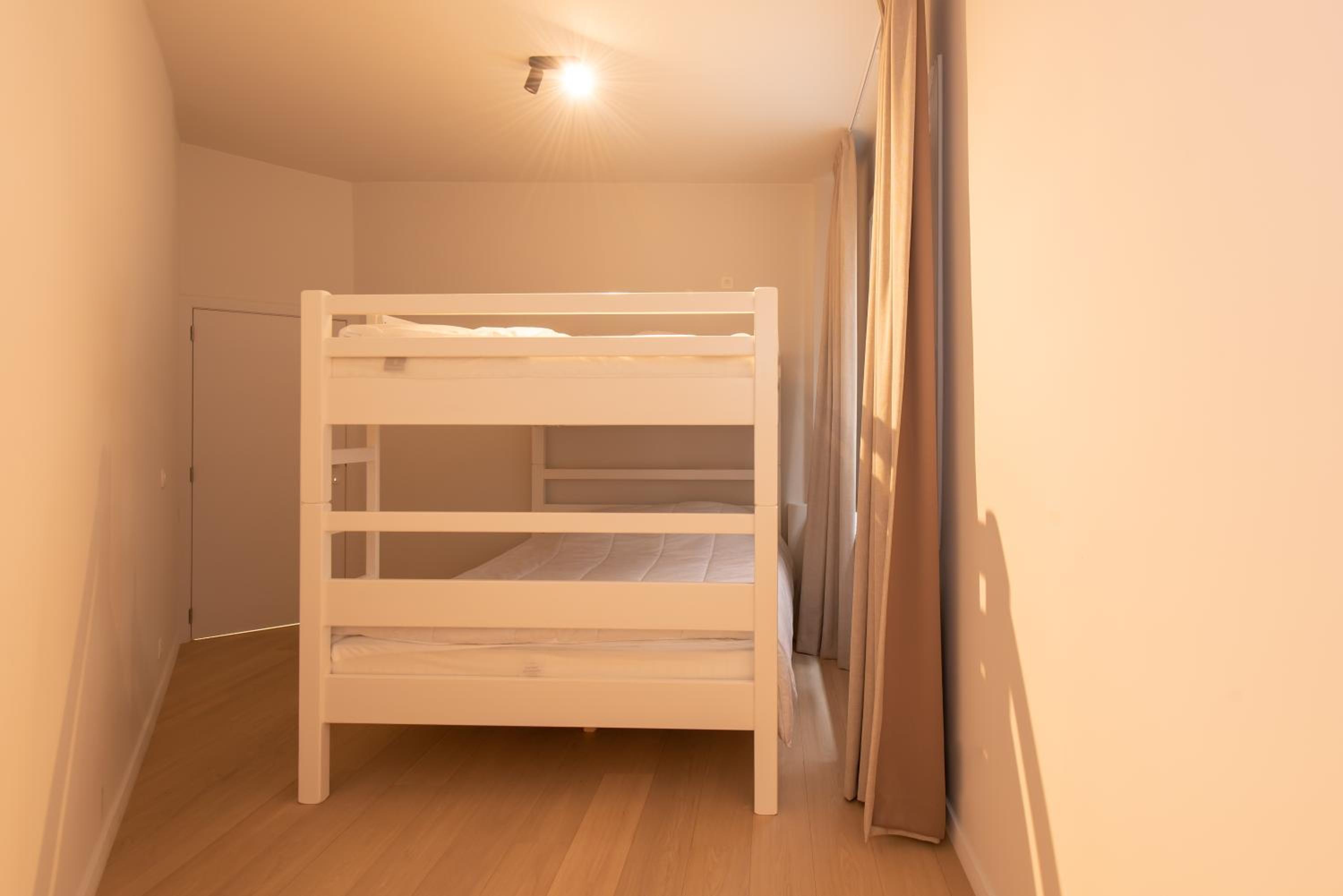 Deluxe 3 bedrooms apartment with Casino view at the beach and free parking