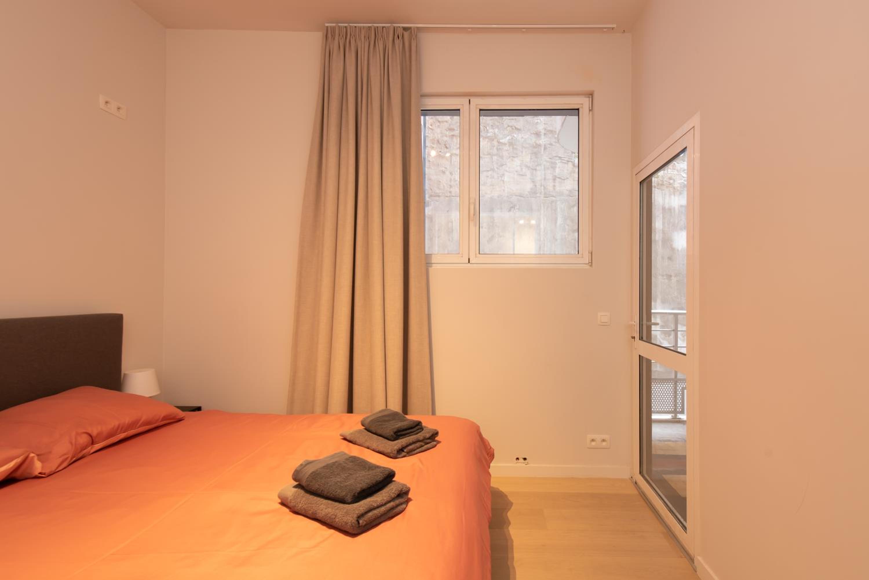 Deluxe 3 bedrooms apartment with Casino view at the beach and free parking