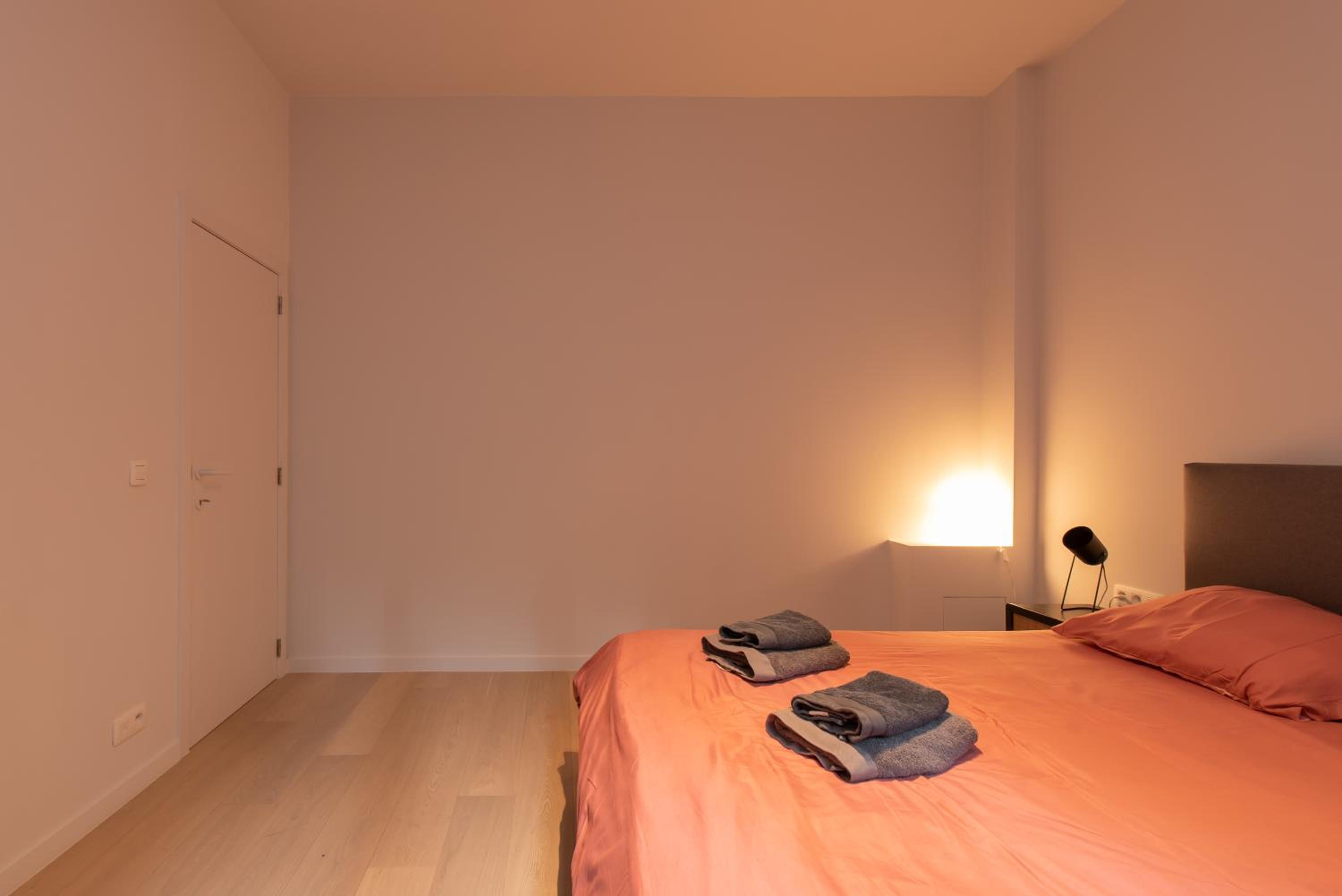 Deluxe 3 bedrooms apartment with Casino view at the beach and free parking
