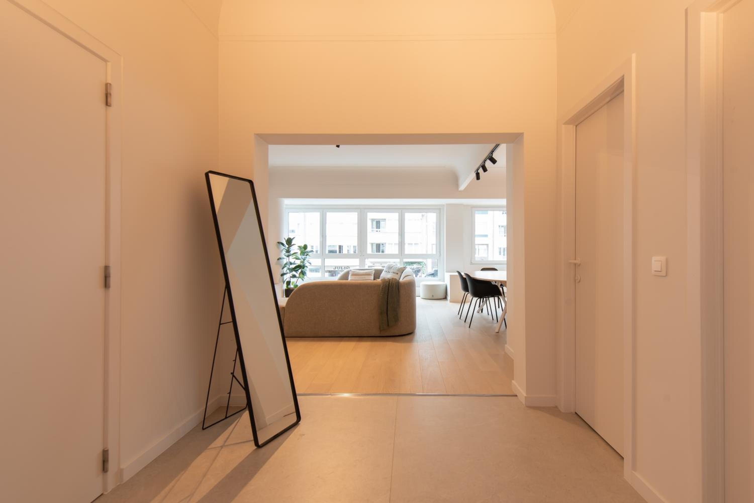 Deluxe 3 bedrooms apartment with Casino view at the beach and free parking