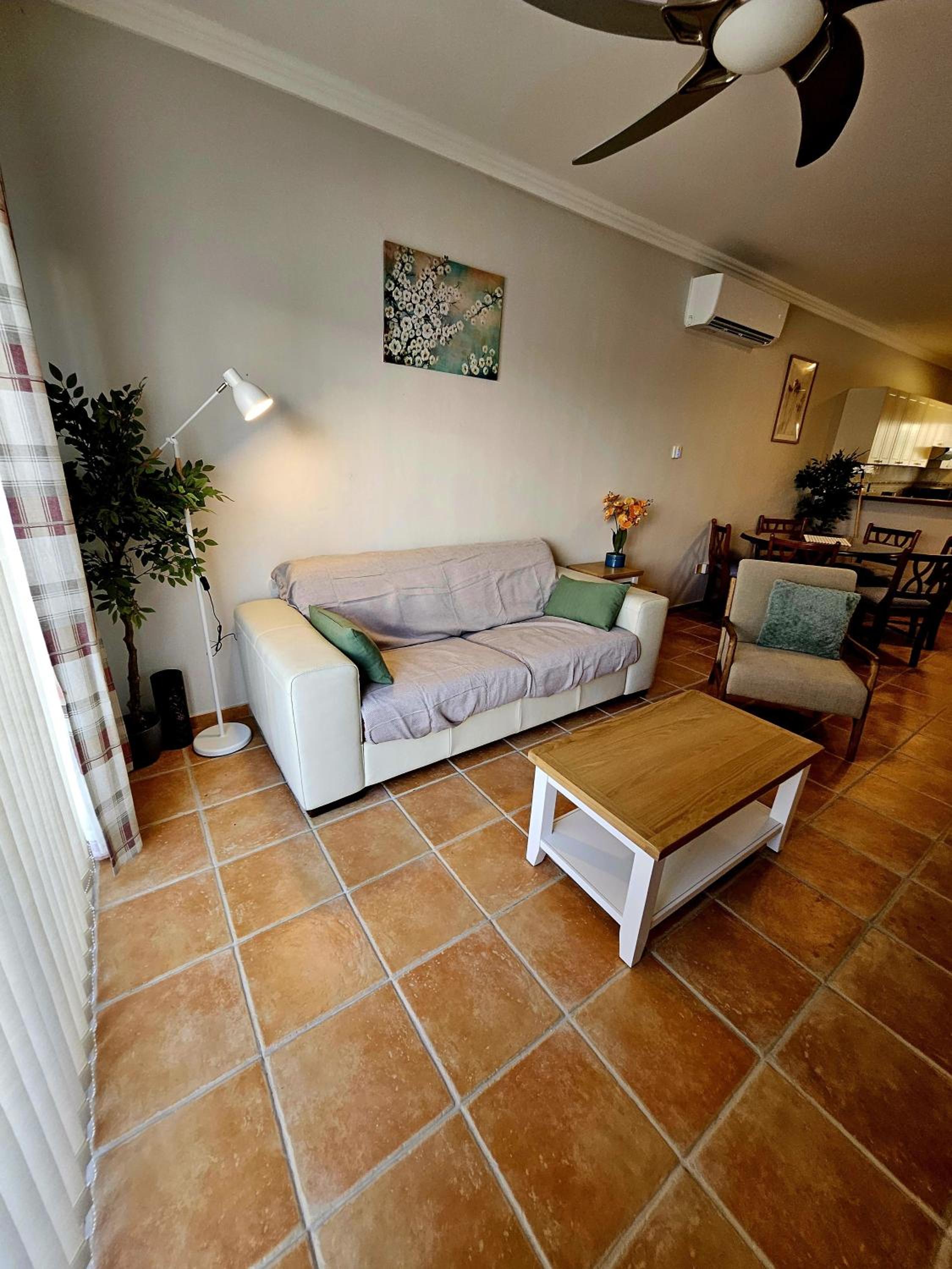 Family-Friendly 2BR Poolside Apartment with Terrace, Universal Area