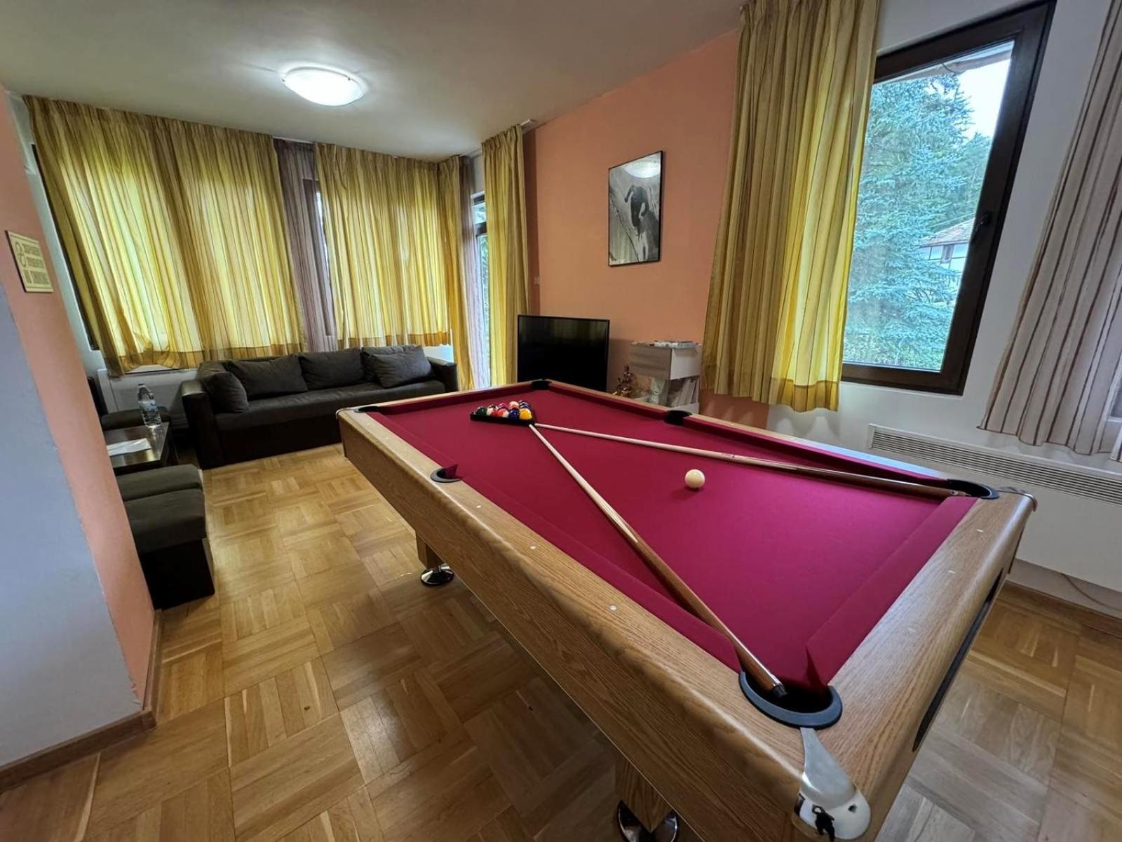 Villa Rila Borovets with Hot Pool, Jacuzzi & Sauna by BookVillaBG