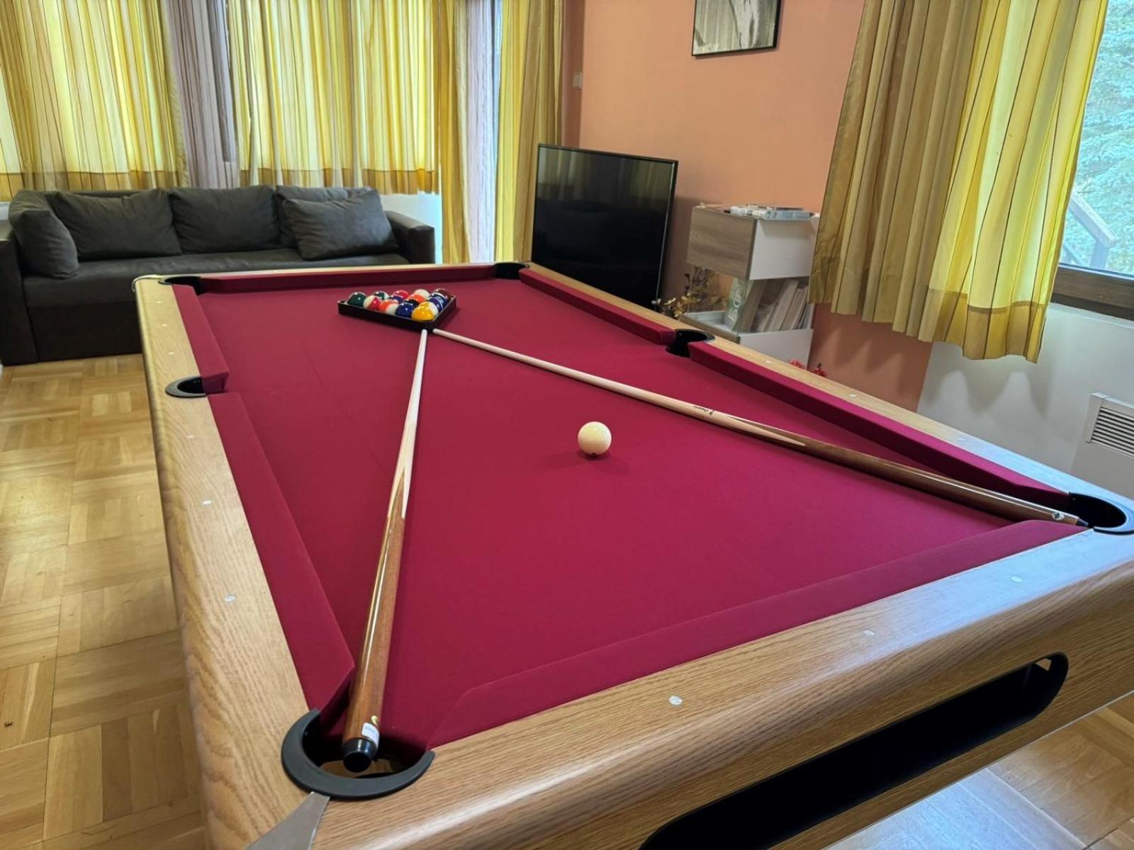 Villa Rila Borovets with Hot Pool, Jacuzzi & Sauna by BookVillaBG