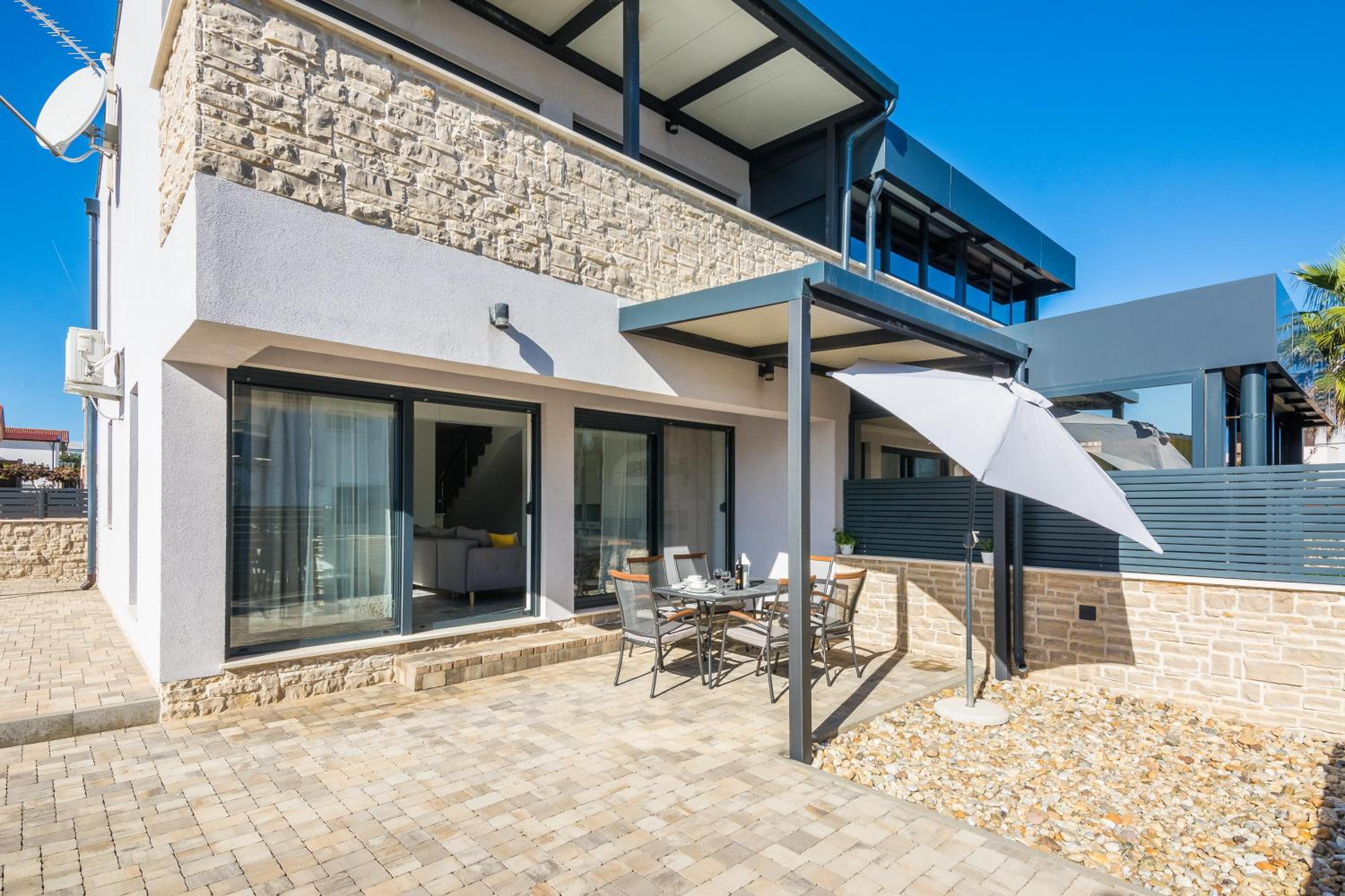 Ferienhaus Genster - Holiday Home Mirna Vir Kroatien