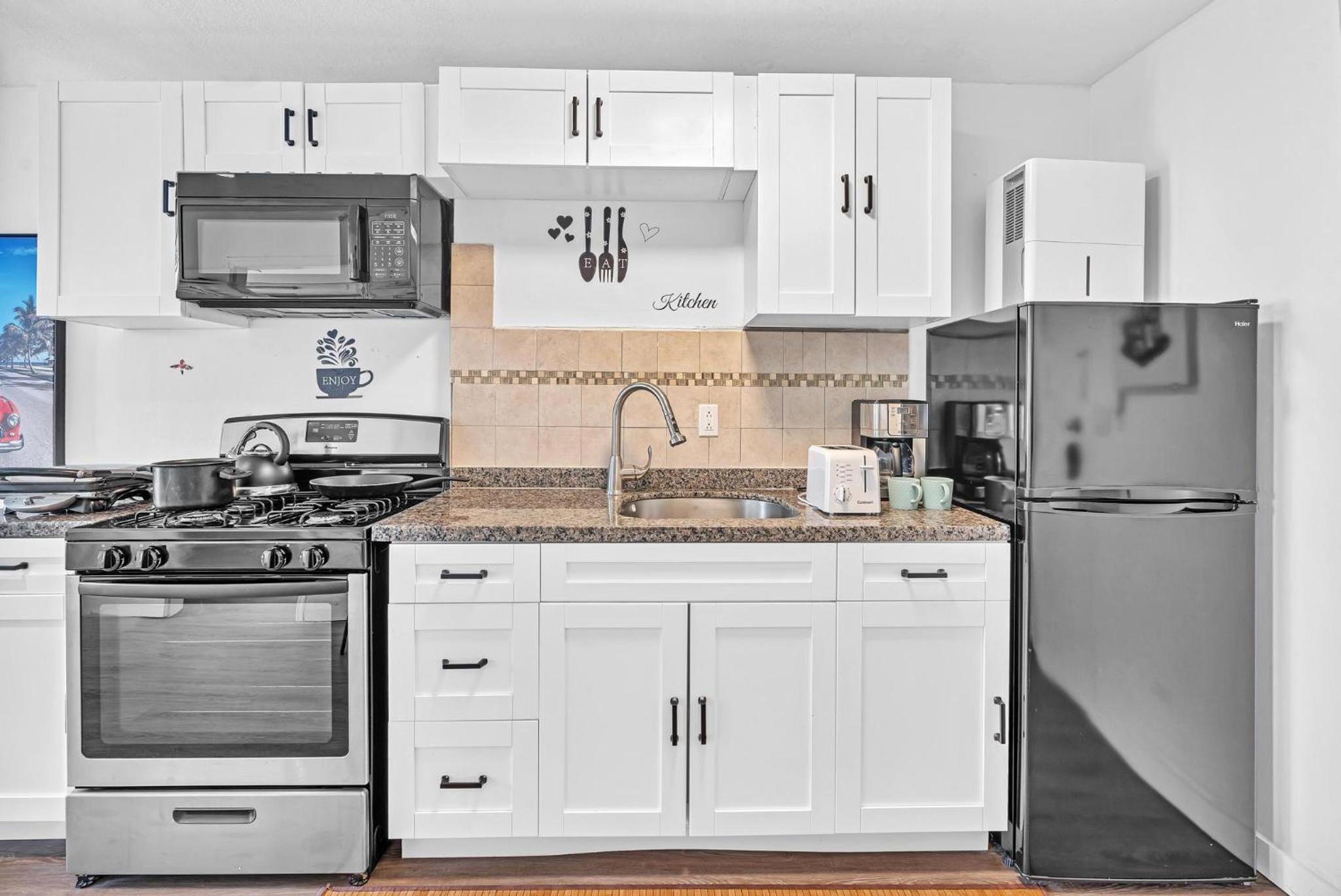 1 bedroom in the BEST location in South Beach !