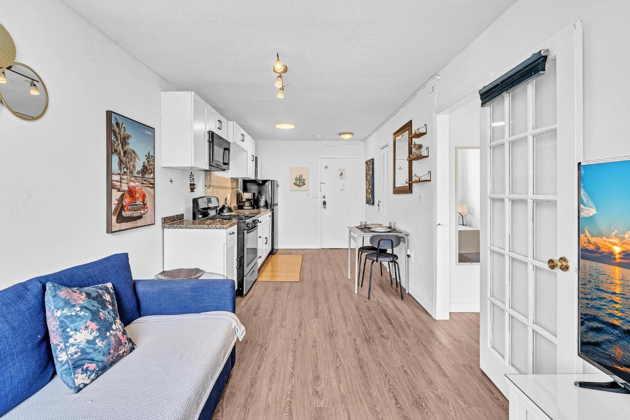 1 bedroom in the BEST location in South Beach !