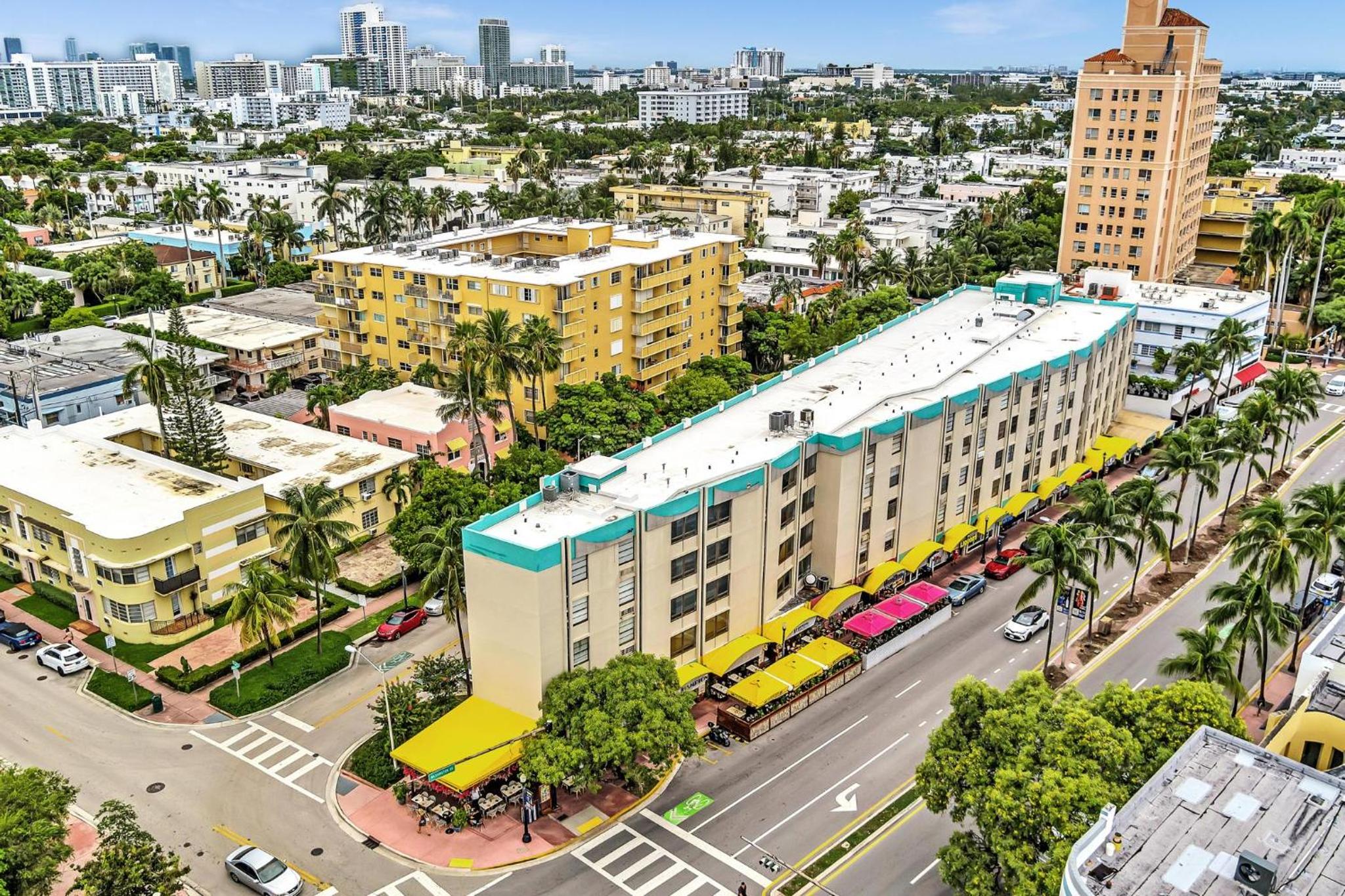 1 bedroom in the BEST location in South Beach !