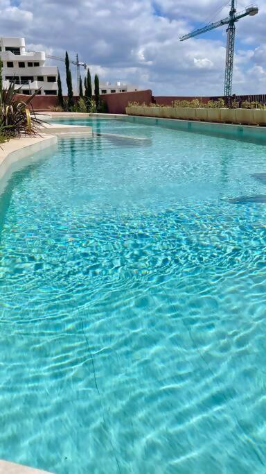 Piscina Chic con gran Terraza