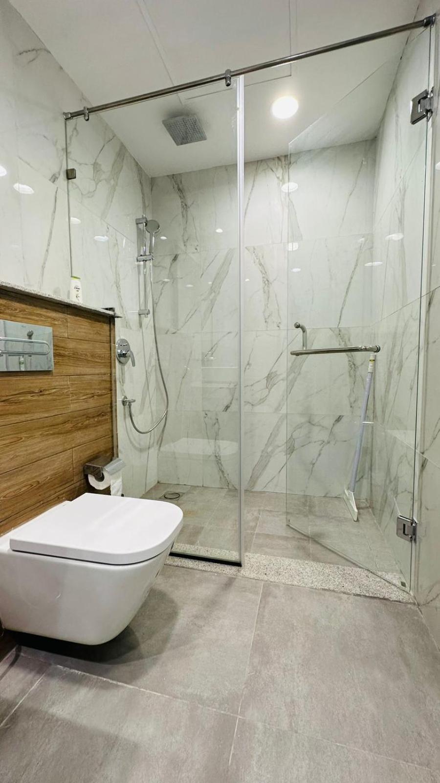 Luxurious One bed penta square with stunning view view 3