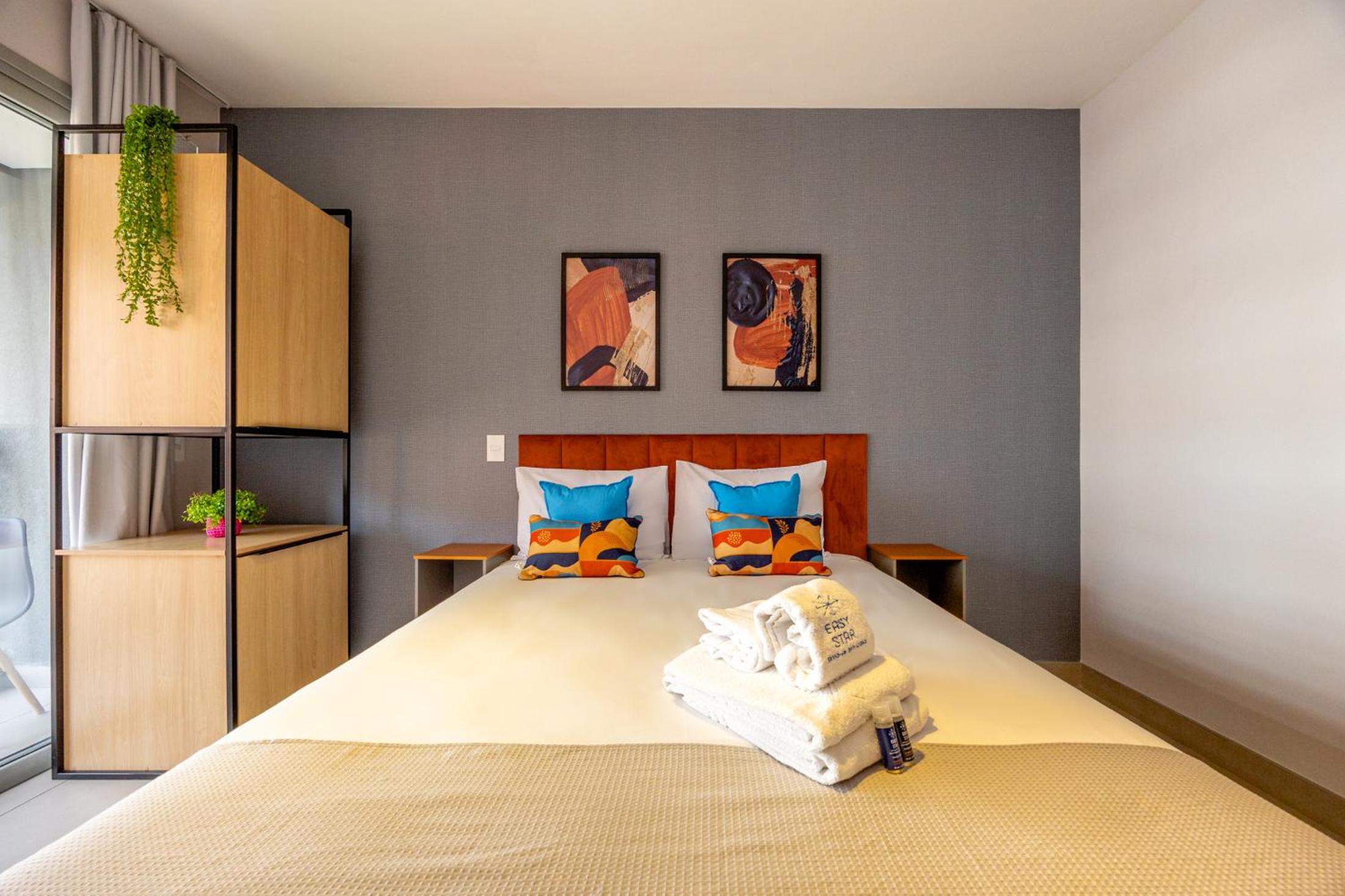 Easy Star - Belo studio com varanda em Perdizes - KW01I