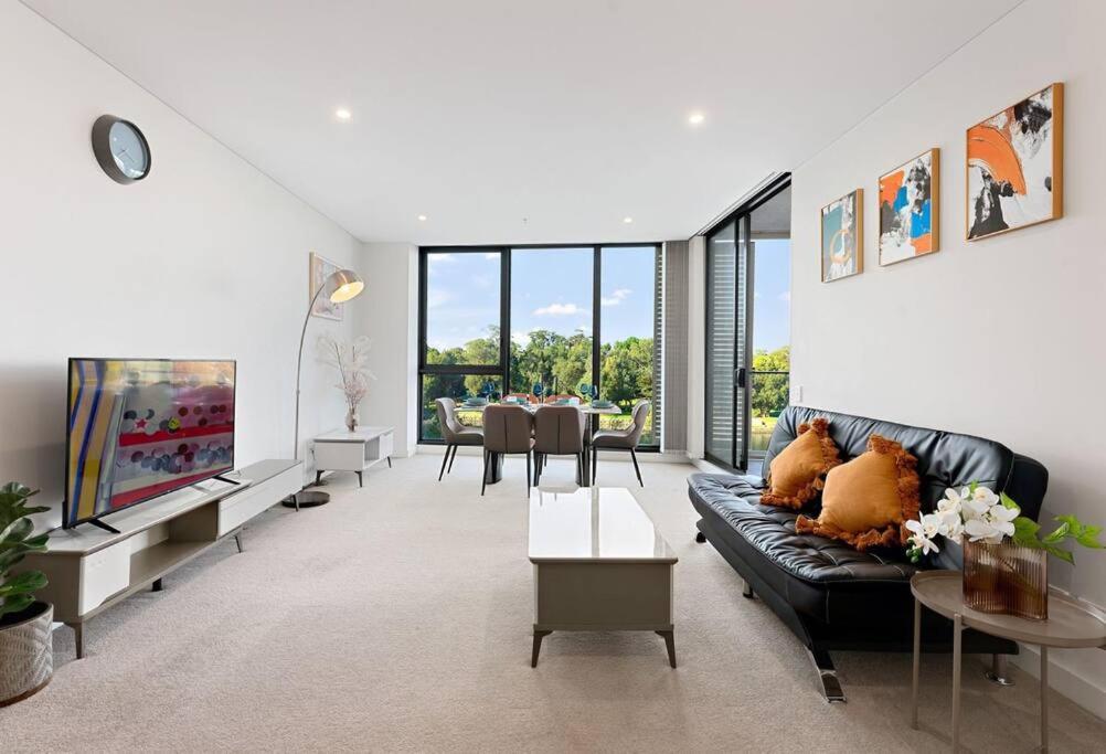 Lakeview Luxury 3Bedrooms Apt Wolli Creek close to Airport CBD